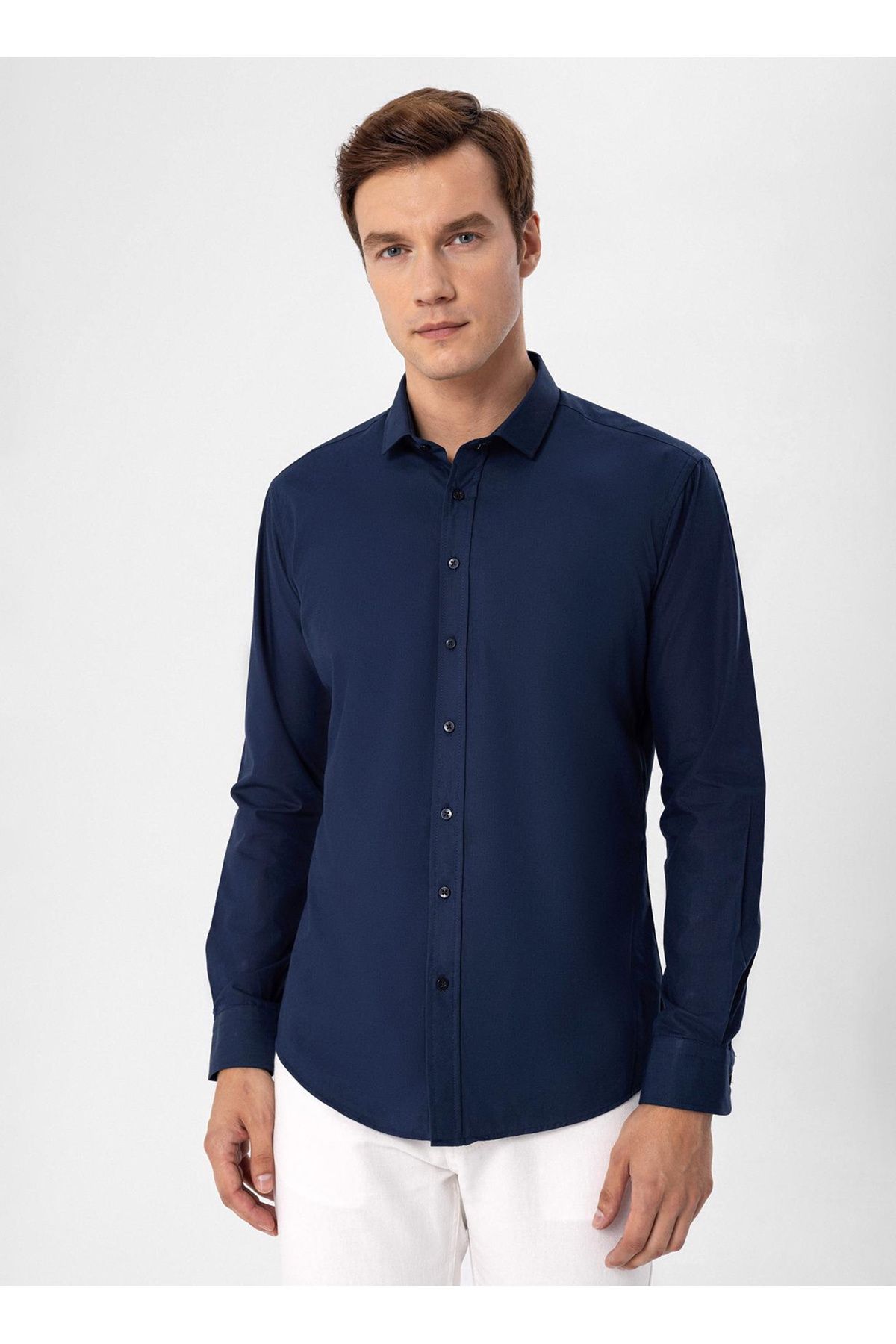 SÜVARİ Süvari Slim Fit Klasik Yaka Düz Lacivert Erkek Gömlek GM1007100558