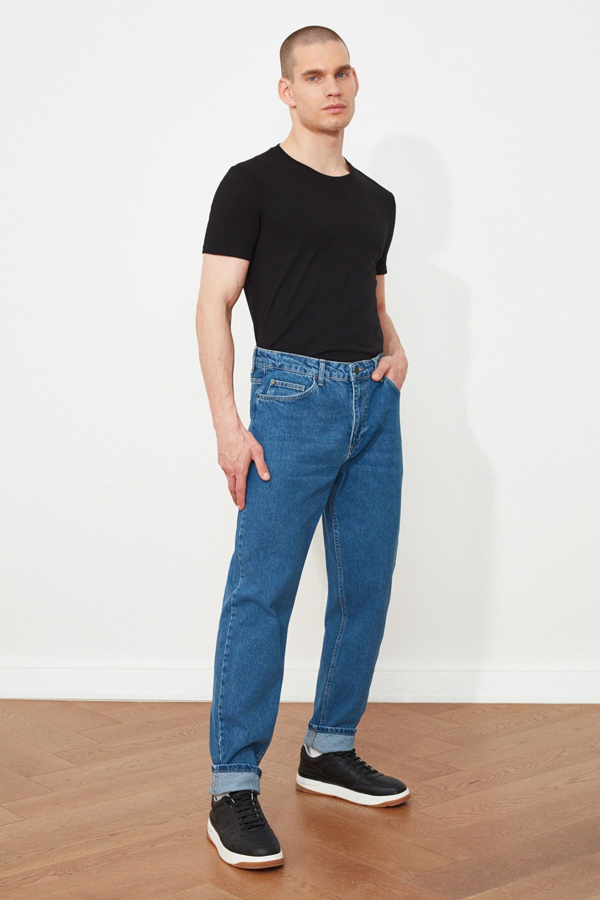 TRENDYOL MAN Indigo Erkek Essential Fit Jeans TMNSS21JE0672