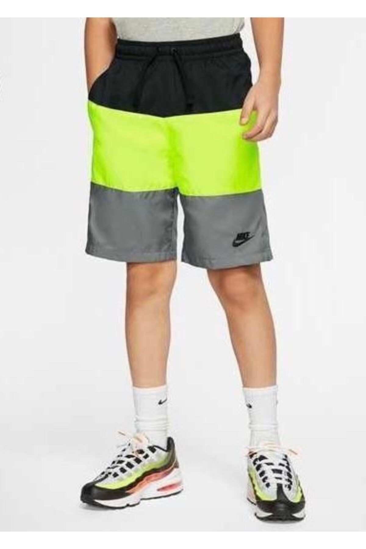Nike Çocuk Şort Siyah Yeşil Havuz Ve Deniz Şortu