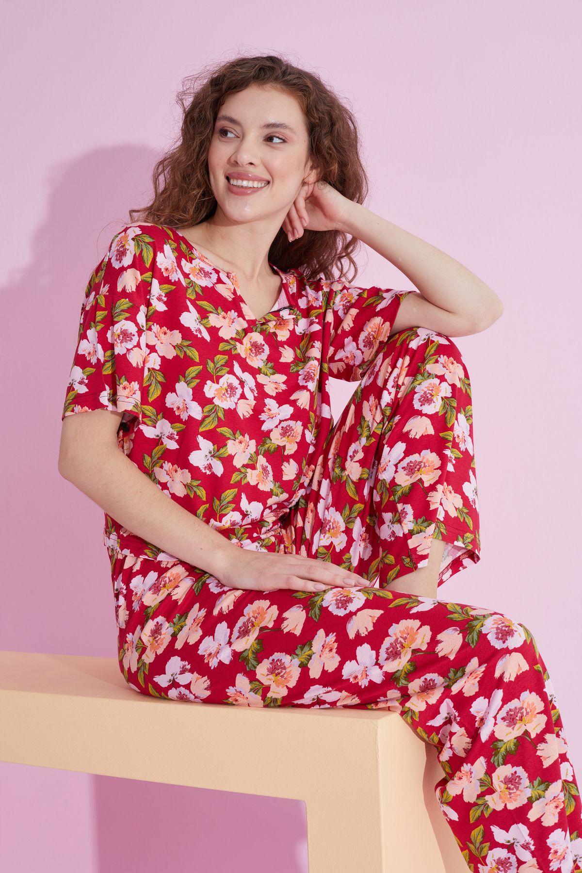 Siyah İnci kırmızı çiçek desenli likralı Örme Pijama Takım
