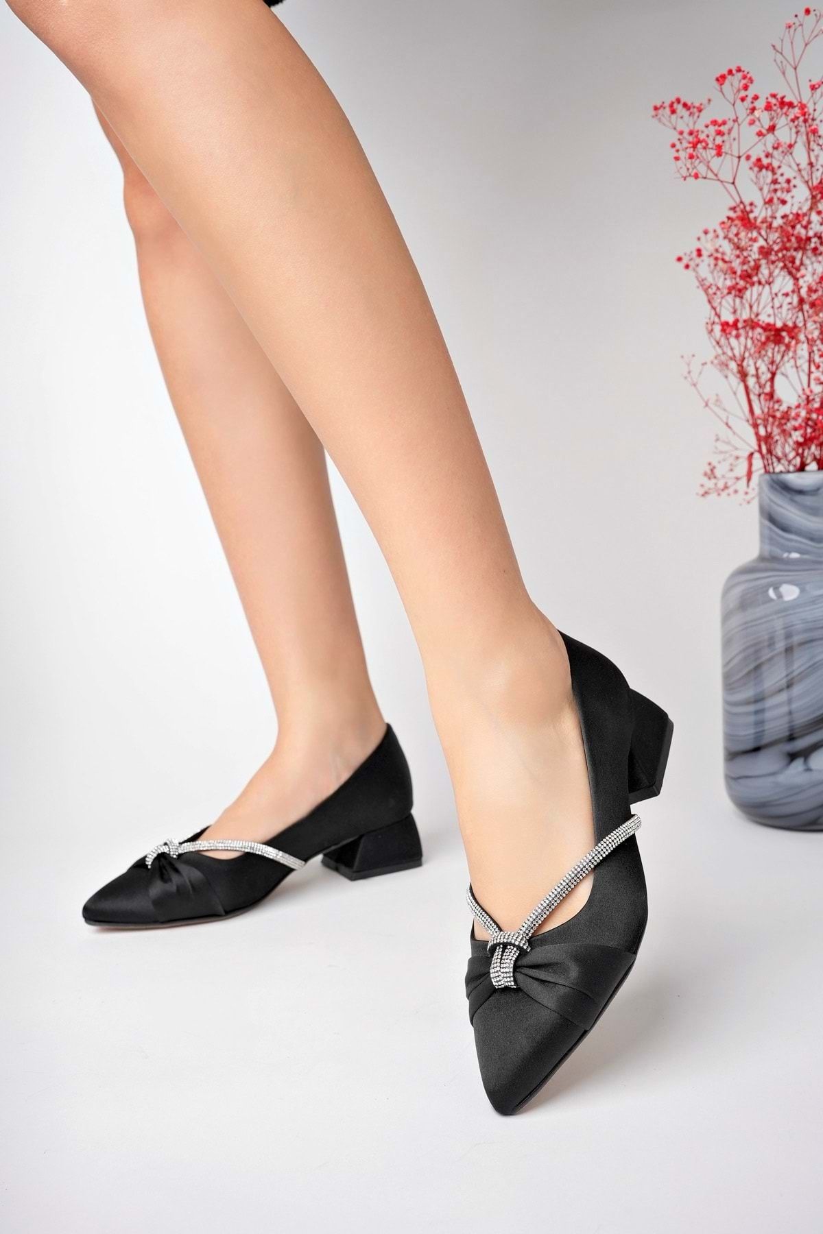 bulutmod Siyah Kadın Düğümlü Taşlı Büyük Numara Kısa Klasik Topuklu Ayakkabı - Siyah - 39