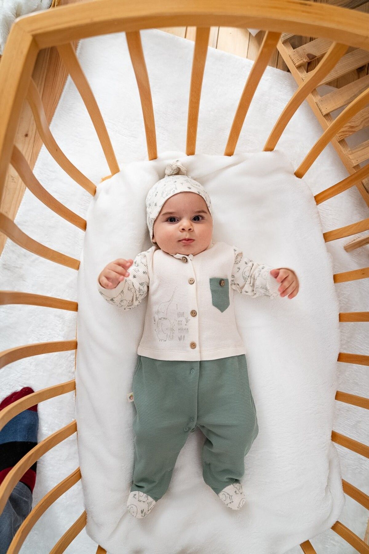 Bubbles Organik Kumaş Önden Düğmeli Sevimli Fil Baskılı Bebek Tulum