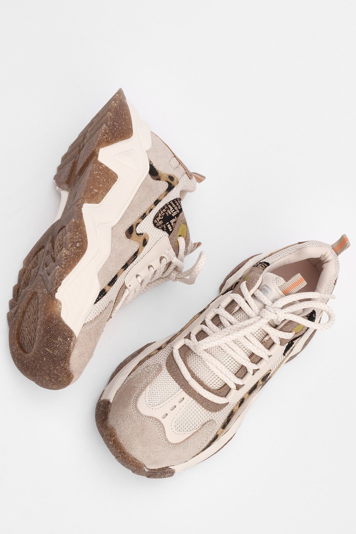 Marjin Kadın Yüksek Taban Sneaker Bağcıklı Leopar Detaylı Spor Ayakkabı Desya bej