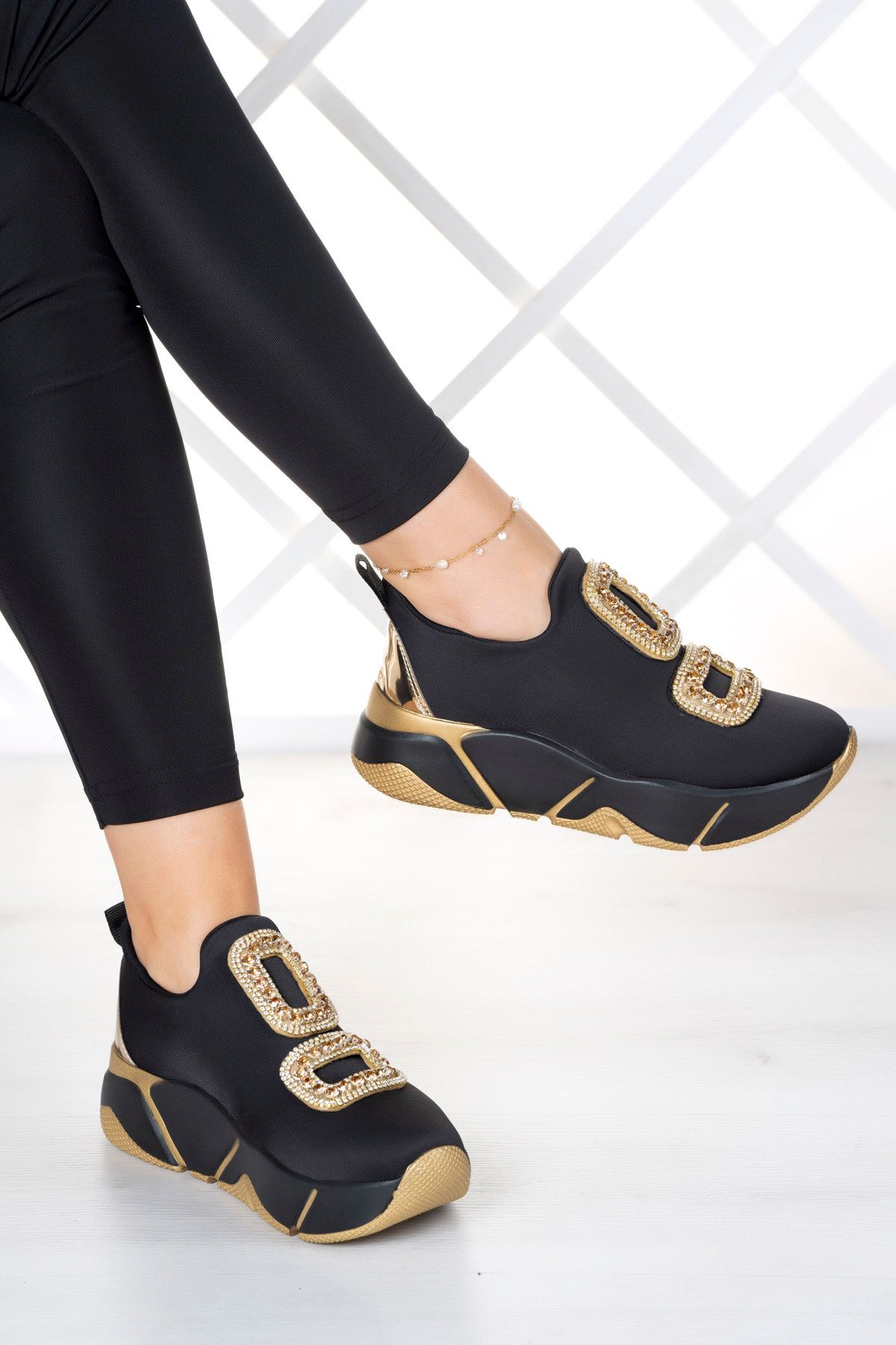 Erkan Saçmacı Almendra Altın Streç Taşlı Detaylı Kadın Spor Ayakkabı Soft Sole
