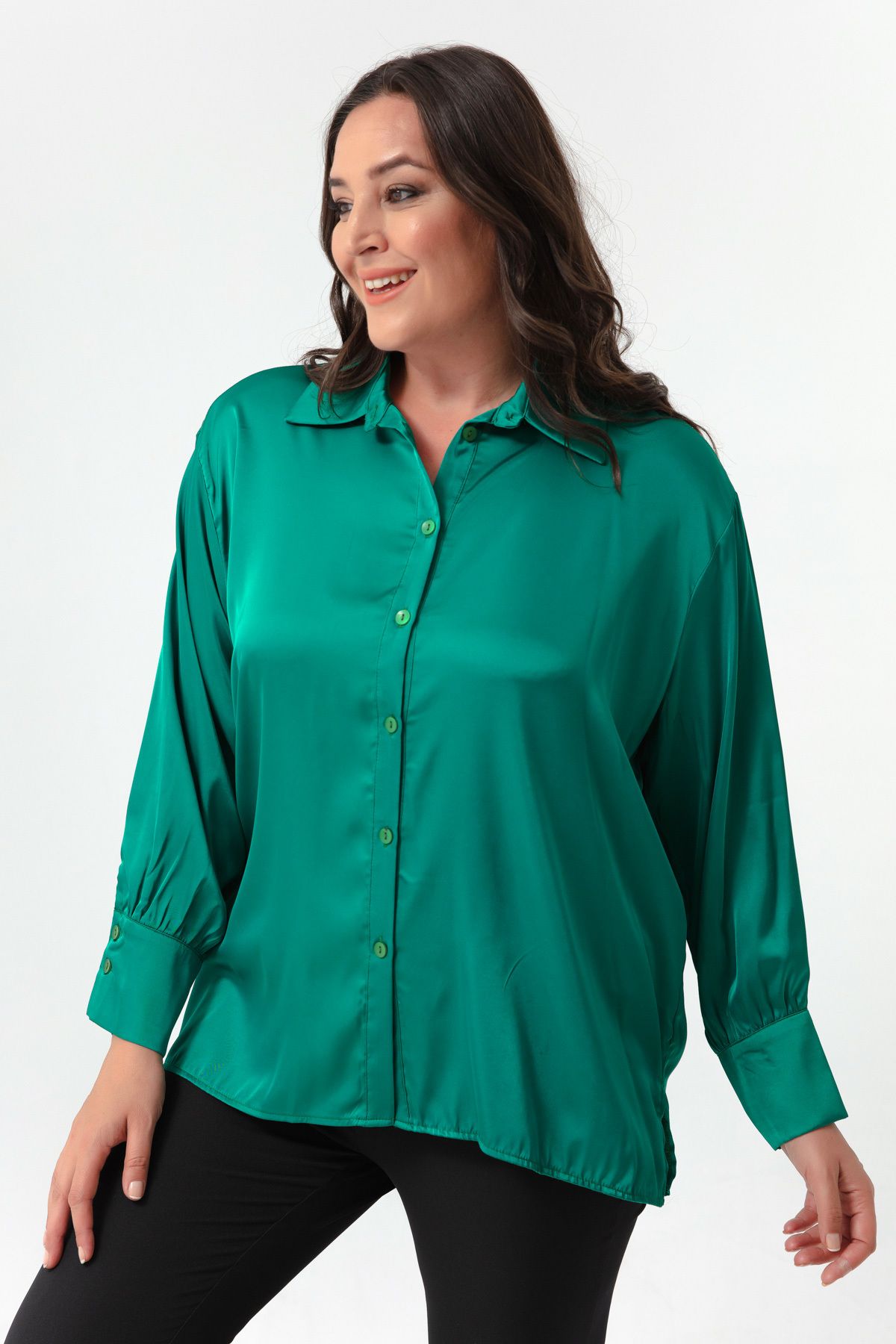 Lafaba Kadın Zümrüt Yeşili Büyük Beden Saten Gömlek