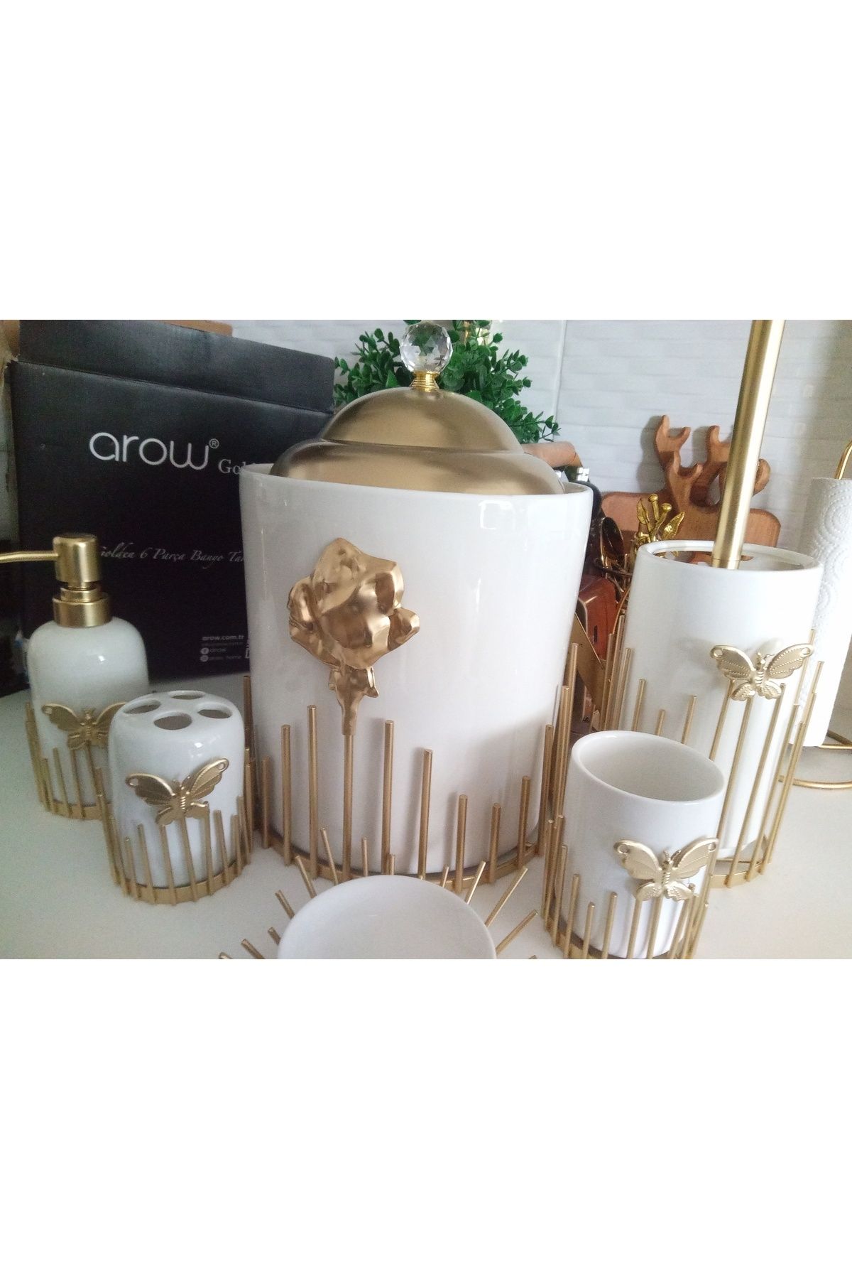 Arow - Dubai Golden 6 Parça Gold Detaylı Porselen Banyo Takımı