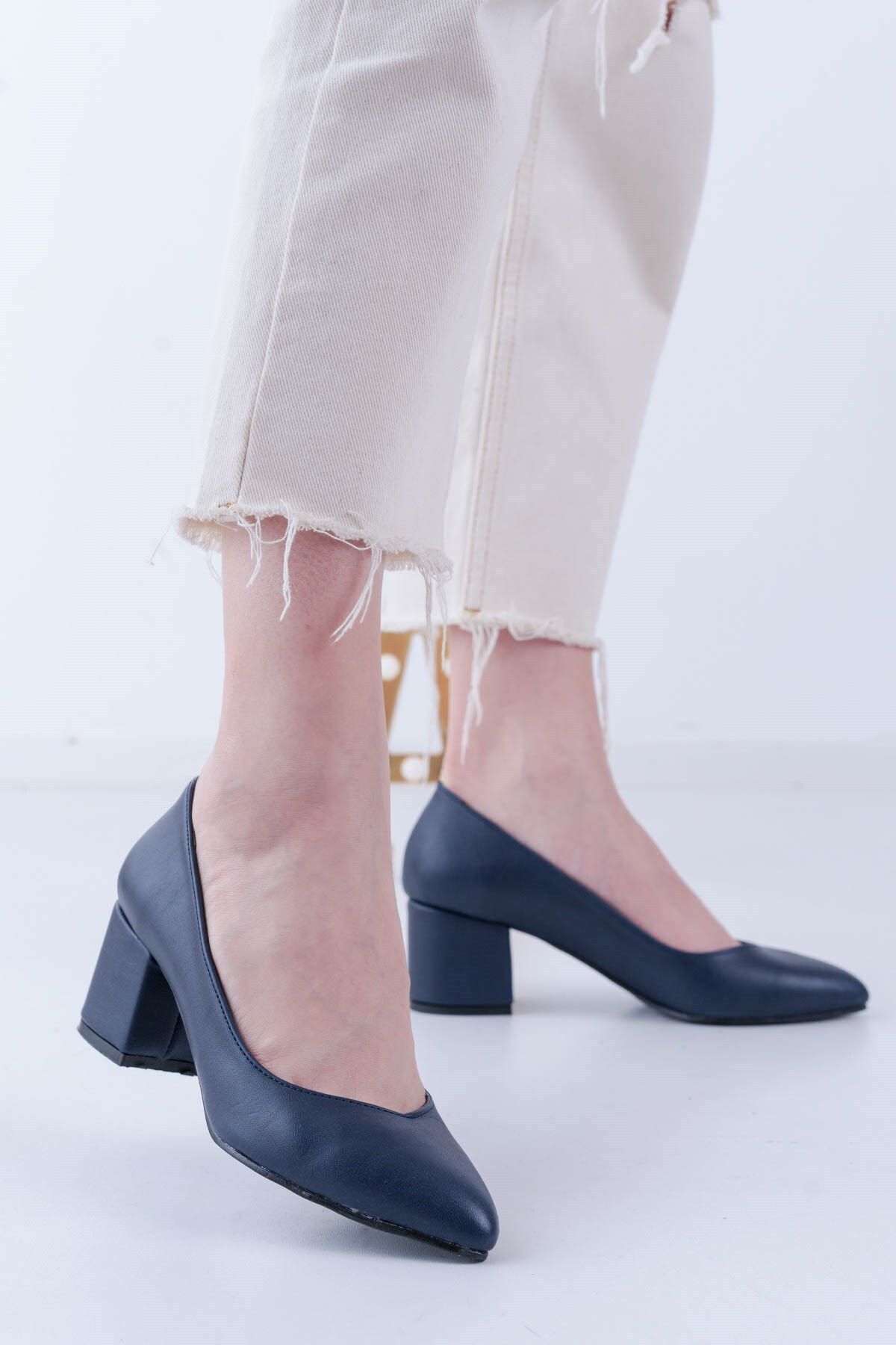 Aymood Larcivert Cilt Kadın Şık Günlük Rahat Kısa Topuklu Ayakkabı Topuk Boyu 5cm