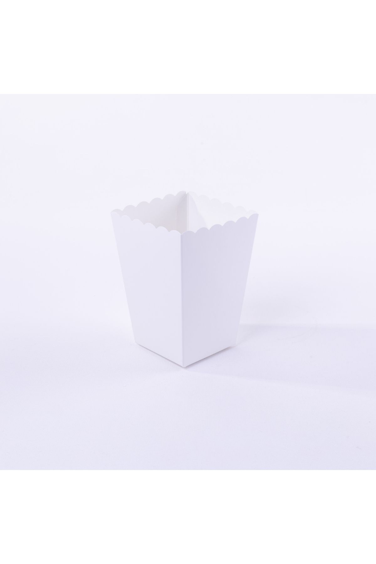 Bimotif Beyaz renkli karton popcorn kutusu 4 adet