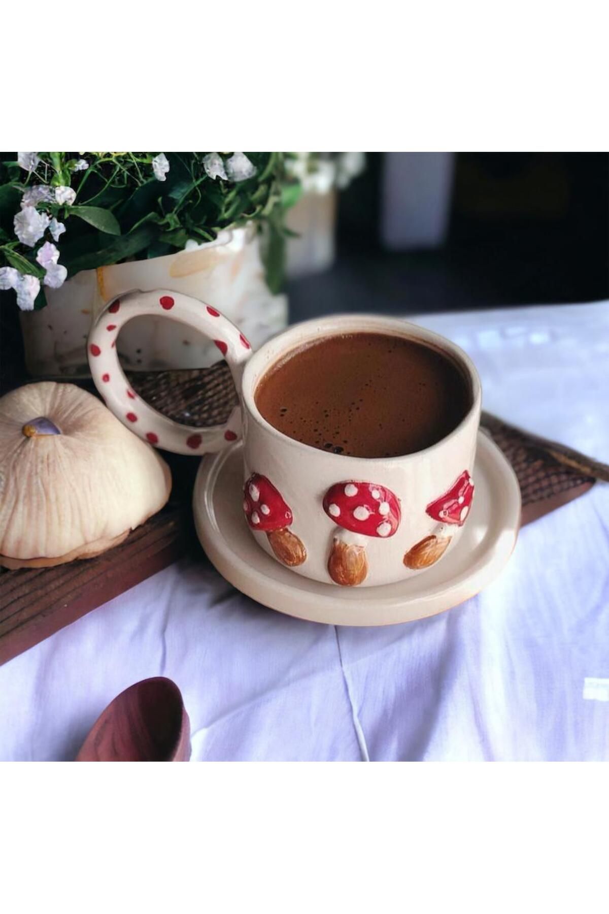 Lilies Atelier Ponsetya Ceramic & Kırmızı Mantar Desen Puantiyeli El Yapımı Mug Kupa 160 ml