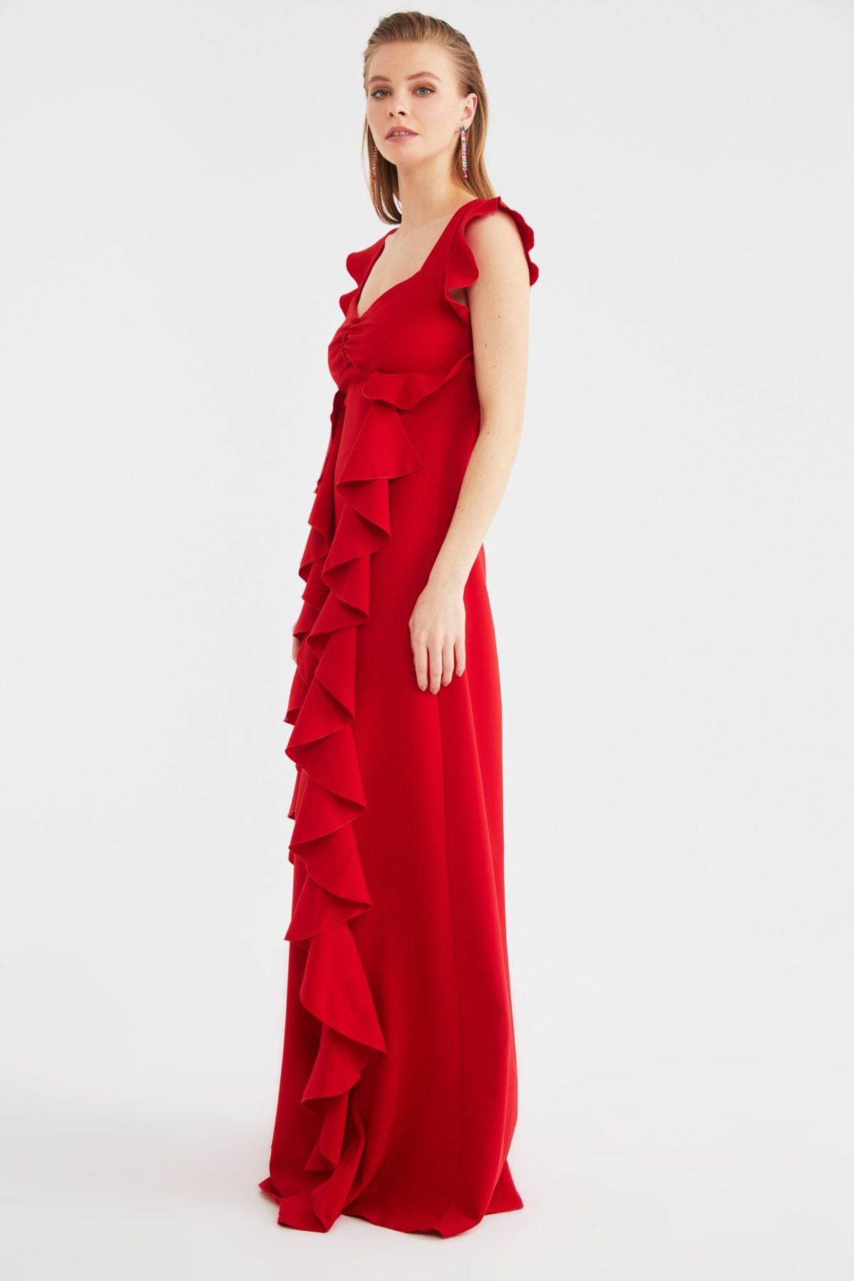 TRENDYOLMİLLA Kırmızı Sırt Detaylı Volanlı Abiye & Mezuniyet Elbisesi TPRSS21AE0265