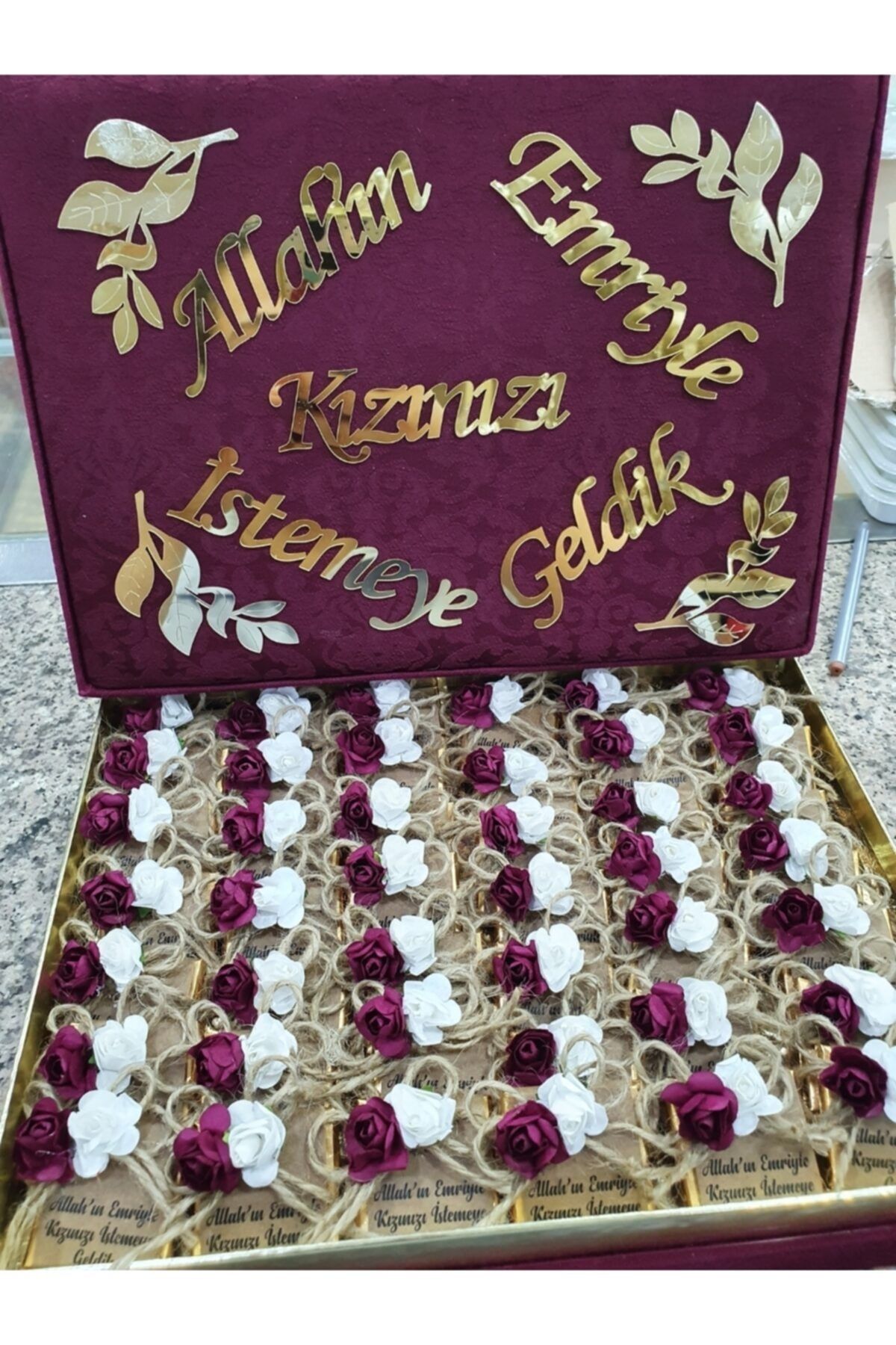 Mabel Kız Isteme Çikolatası Dikdörtgen Bordo Altın Pleksi Yazılı Kutu