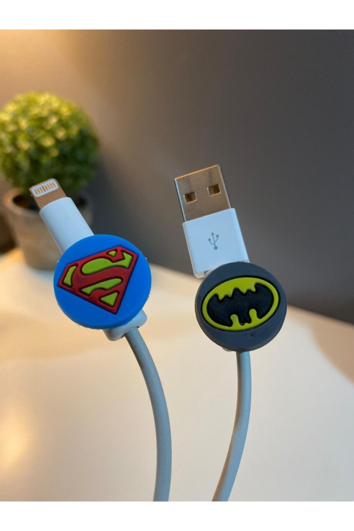 Kiwii Batman ve Süperman Şarj Kablo Koruyucu