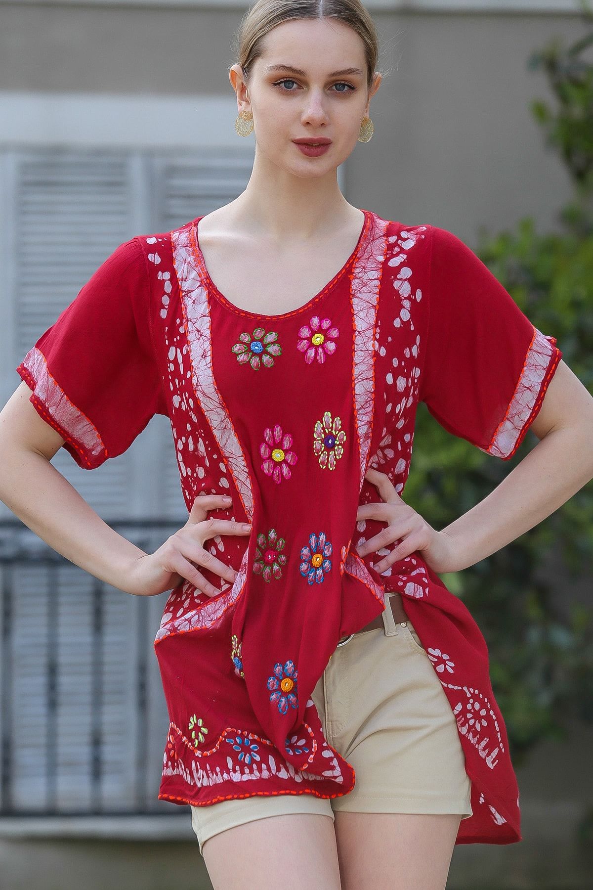 Chiccy Kadın Bordo U Yaka Çiçek Nakışlı Batik Desenli Salaş Tunik Bluz M10010200BL95380