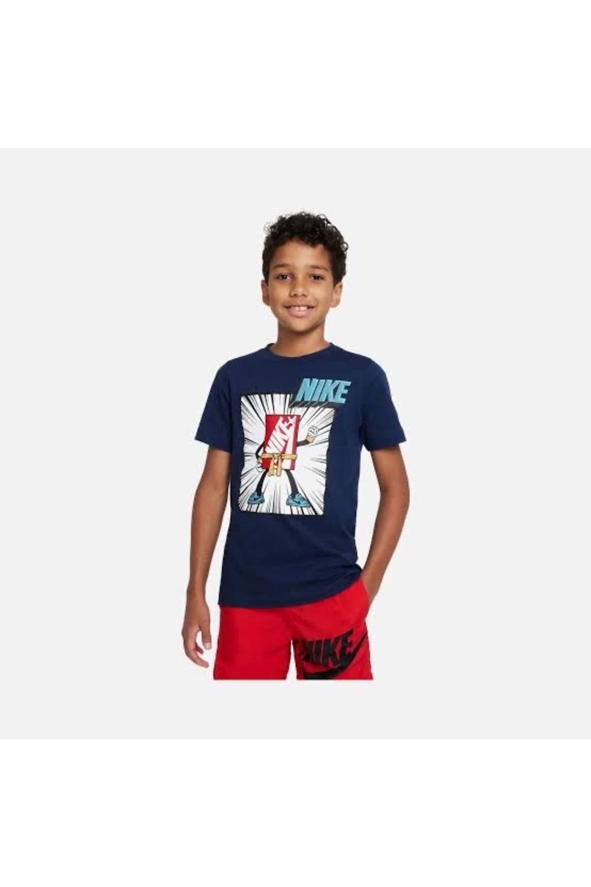 Nike Sportswear Brand Mark Boxy Short-Sleeve Çocuk Tişört