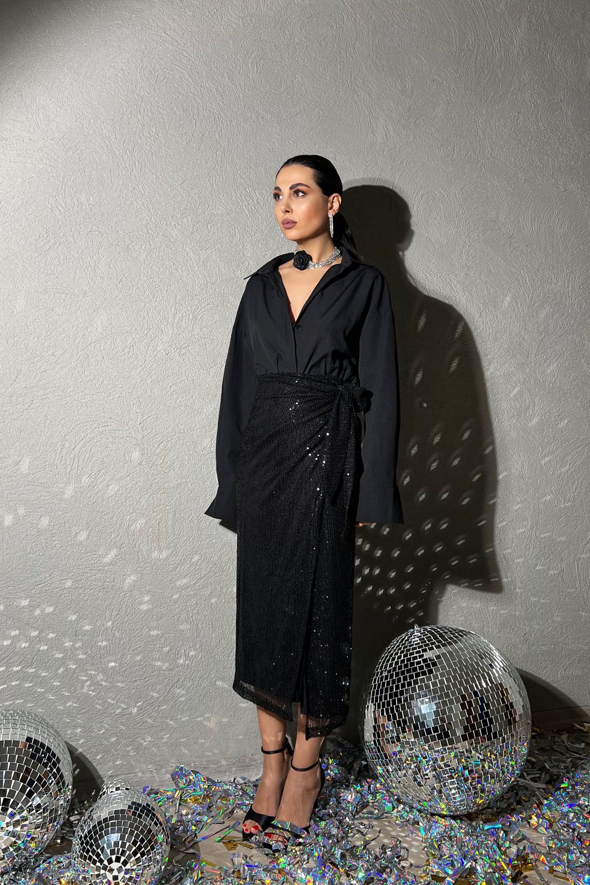Seda Yalçın Atelier Siyah Pullu Bağlama Detaylı Etek