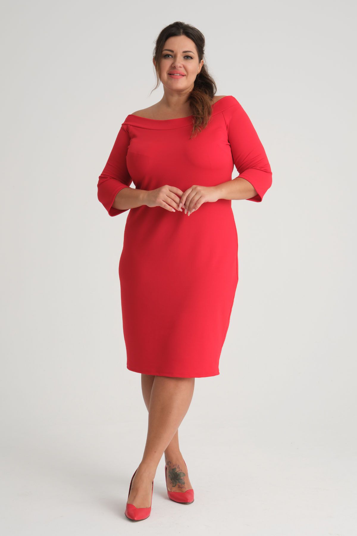 Madwilo Kadın Kırmızı Carmen Yaka Truvakar Kol Büyük Beden Esnek Krep Elbise