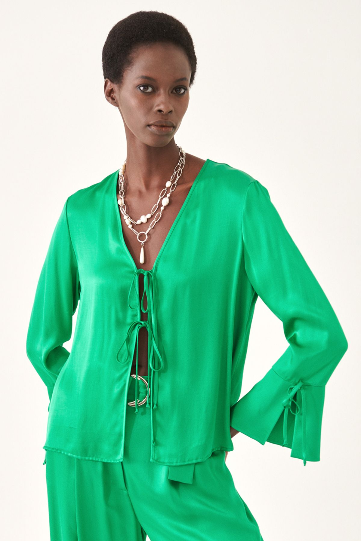 Perspective Riamond Slim Fit V-yaka Yeşil Renk Kadın Bluz