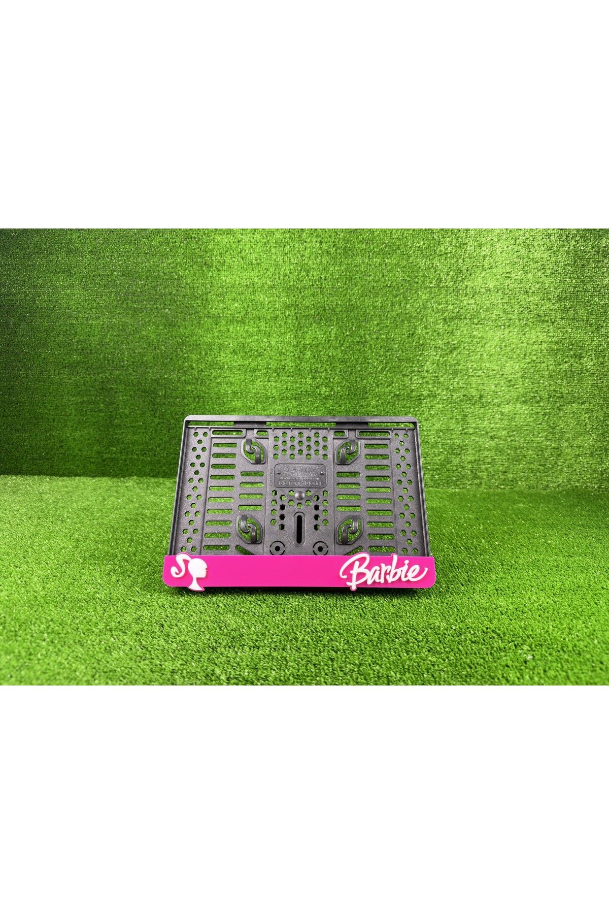 Plakam54 Barbie Pembe 3d Kabrtmalı Pleksi Motor Plakalığı - 2