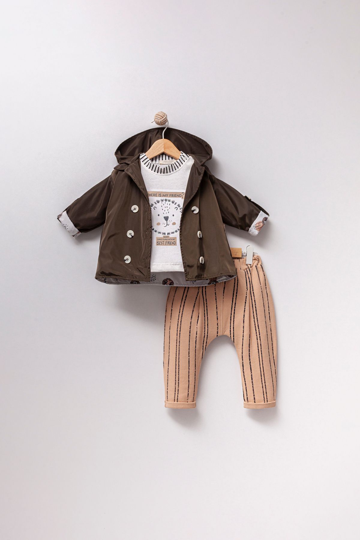 Jikko Baby Erkek Bebek Kapüşonlu Trençkot Aslan Baskılı Çizgili Pantolonlu 3'lü Takım 7022