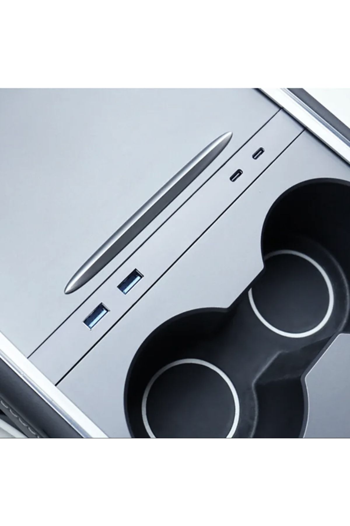 TESLA Model Y USB Çoklayıcı