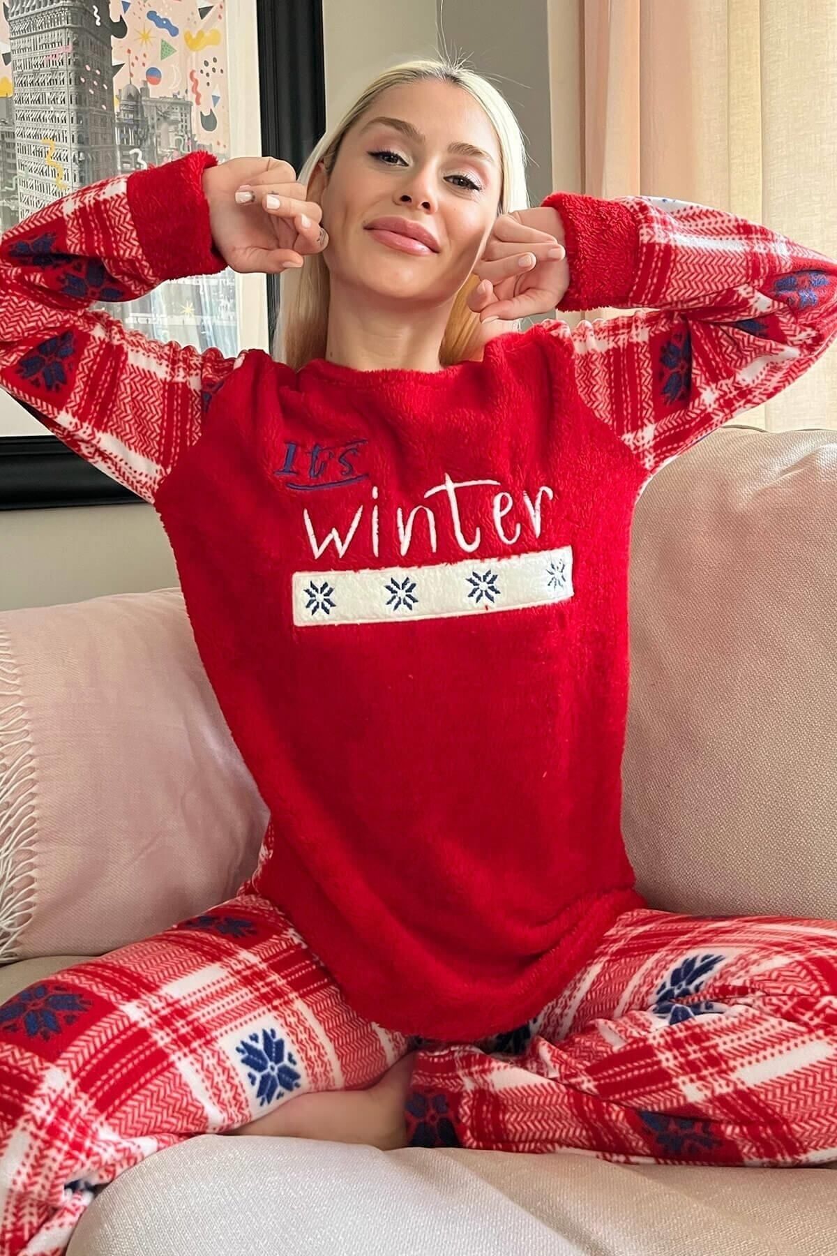 Pijamaevi Kırmızı It's Winter Desenli Kadın Peluş Pijama Takımı