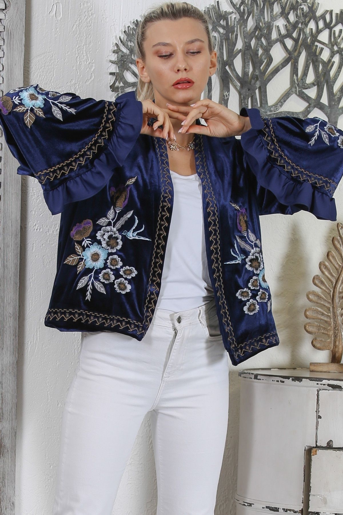 Chiccy Lacivert Kimono Yaka İspanyol Kol Fırfırlı Nakışlı Dokuma Kadife Ceket
