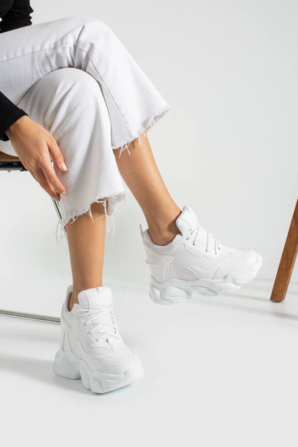 Leyna Kadın Stiva Beyaz Yüksek Gizli Dolgu Topuklu Spor Ayakkabı