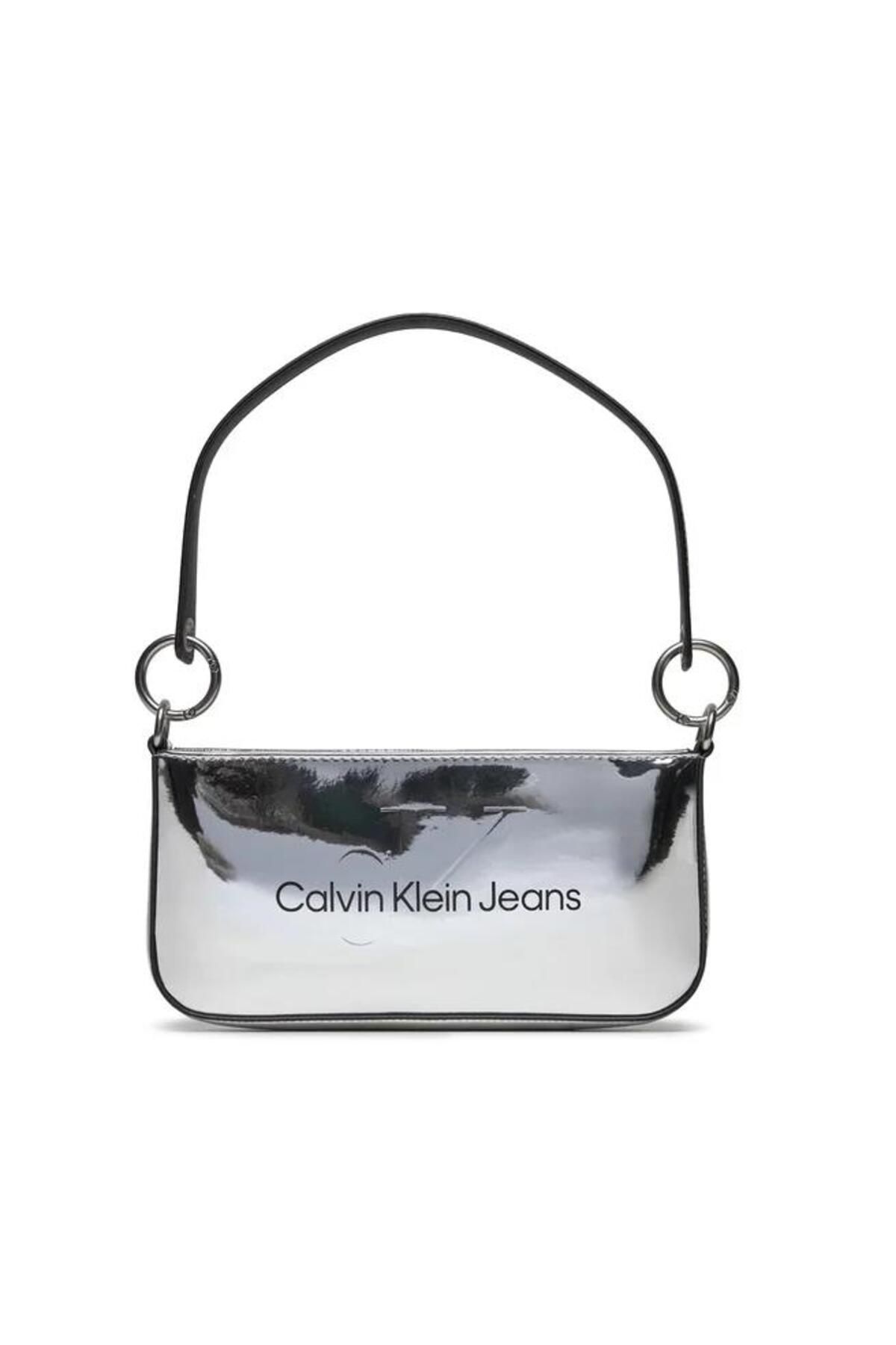 Calvin Klein SCULPTED SHOULDER POUCH25 MONO S