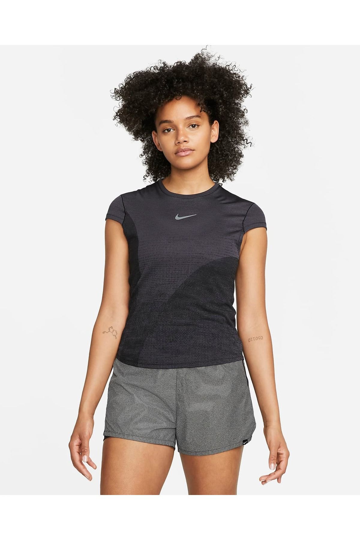 Nike Dri-FIT Run Division Kısa Kollu Kadın Koşu Üstü DX0199-015