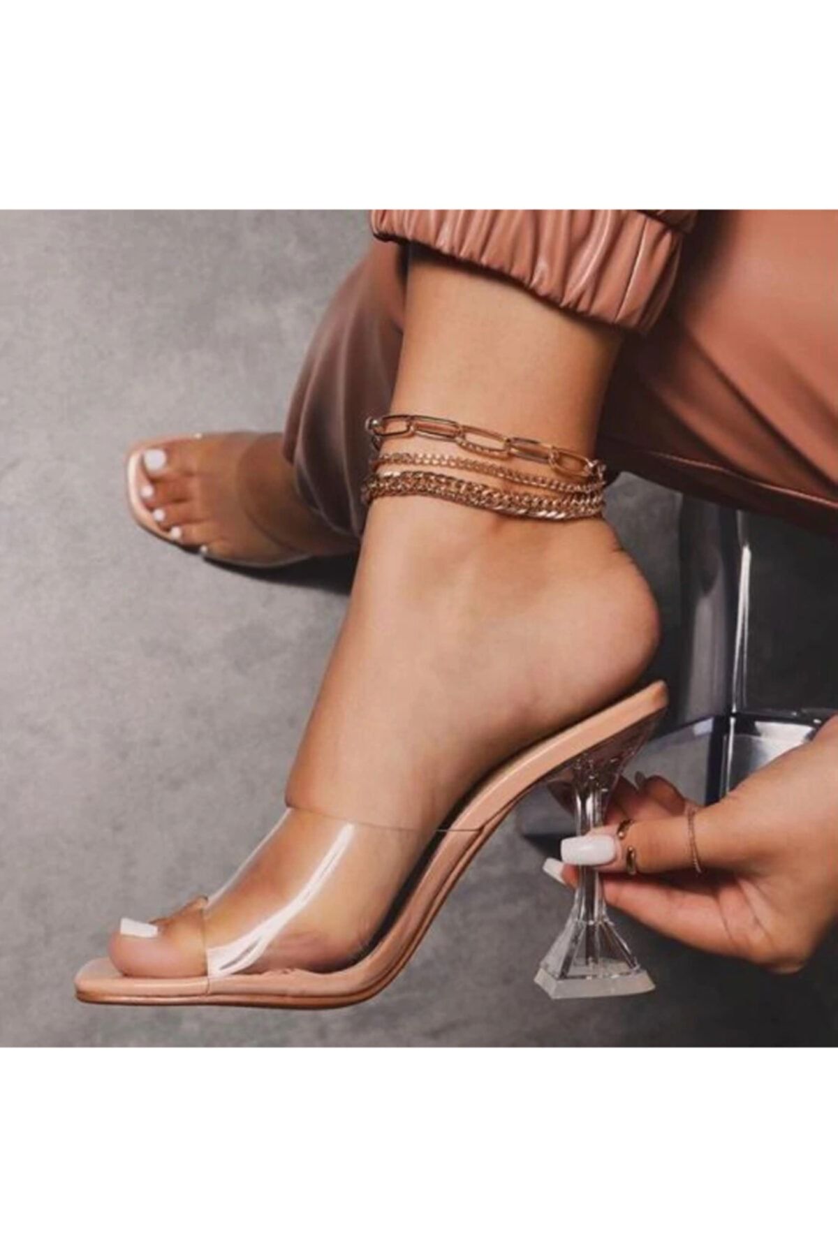 TrendyAnka Kadın Nude Ten Bej 8cm Şeffaf Topuklu Küt Kare Burunlu Stiletto Ayakkabı Terlik
