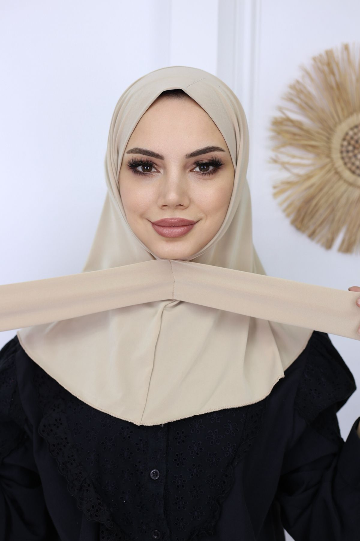 Diella - Bej Rengi- Çıtçıtlı Hazır Pratik Hijab Günlük Ve Havuz Bone Tesettür Kadın Şal Eşarp