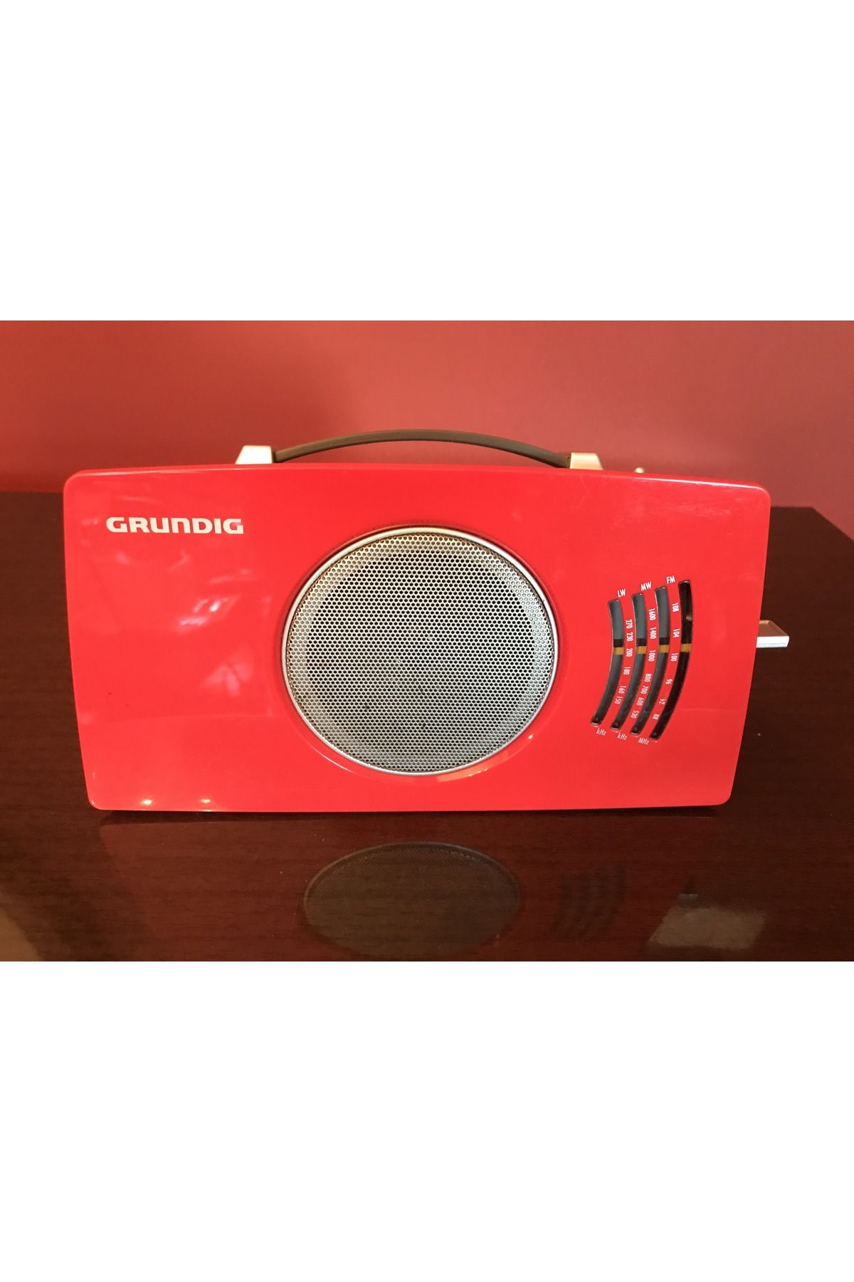 Grundig 1980’s Grundig RP4900 kırmızı radyo - çalışır durumda