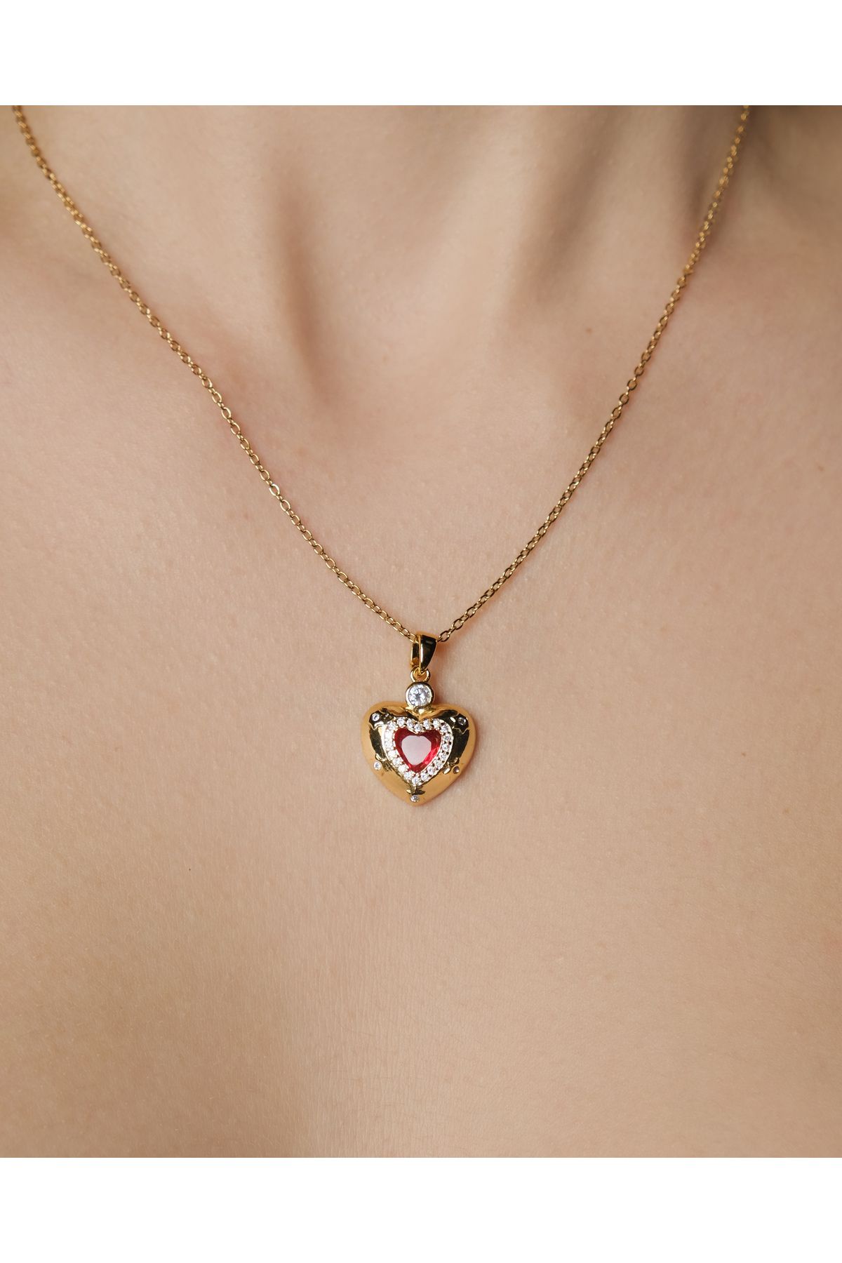 Lekka Design Kadın Kararmaz Çelik Takı Kırmızı Zirkon Taşlı Kalp Aşk Kolye