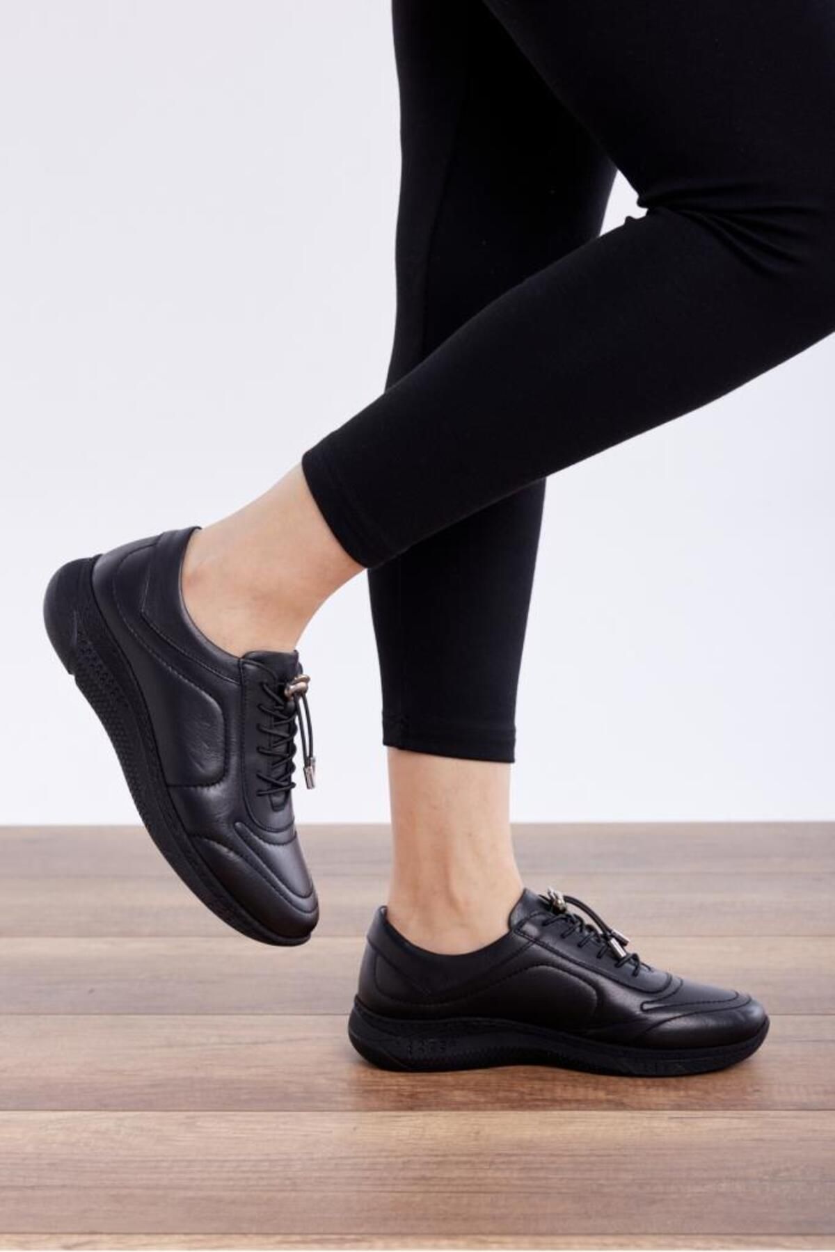 Derinet Hakiki Deri Lastik Bağcıklı Kadın Casual Ayakkabı