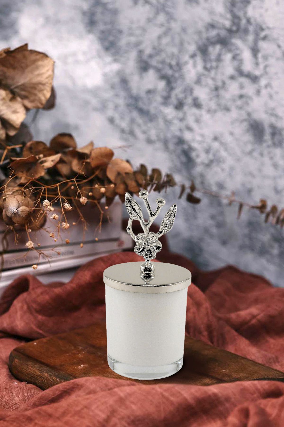 In Dream Gümüş Japon Çiçeği Tepelikli Vanilya Kokulu Beyaz Bardak Mum