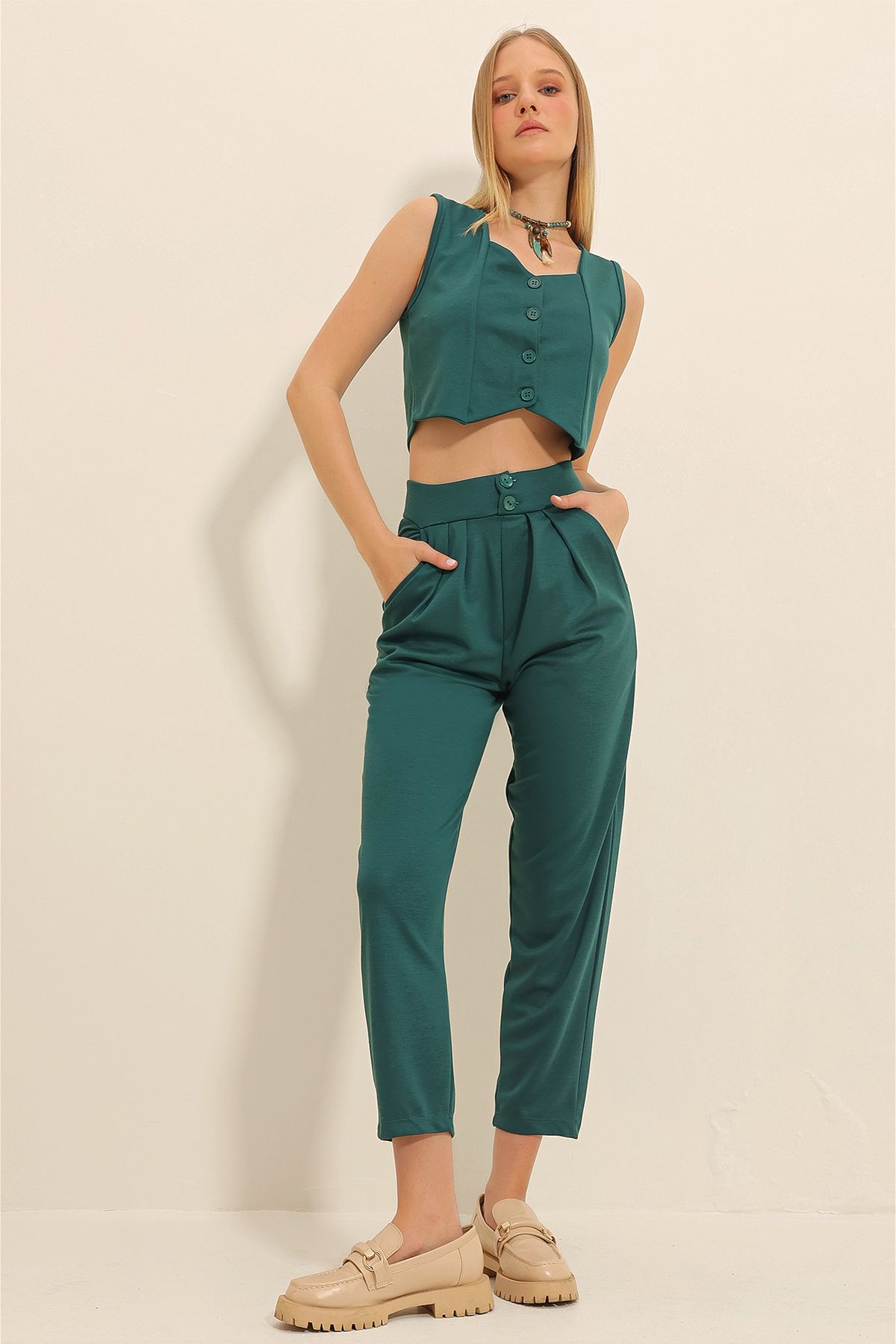 Trend Alaçatı Stili Kadın Ceviz Yeşili Yüksek Bel Havuç Pantolon ALC-X11148