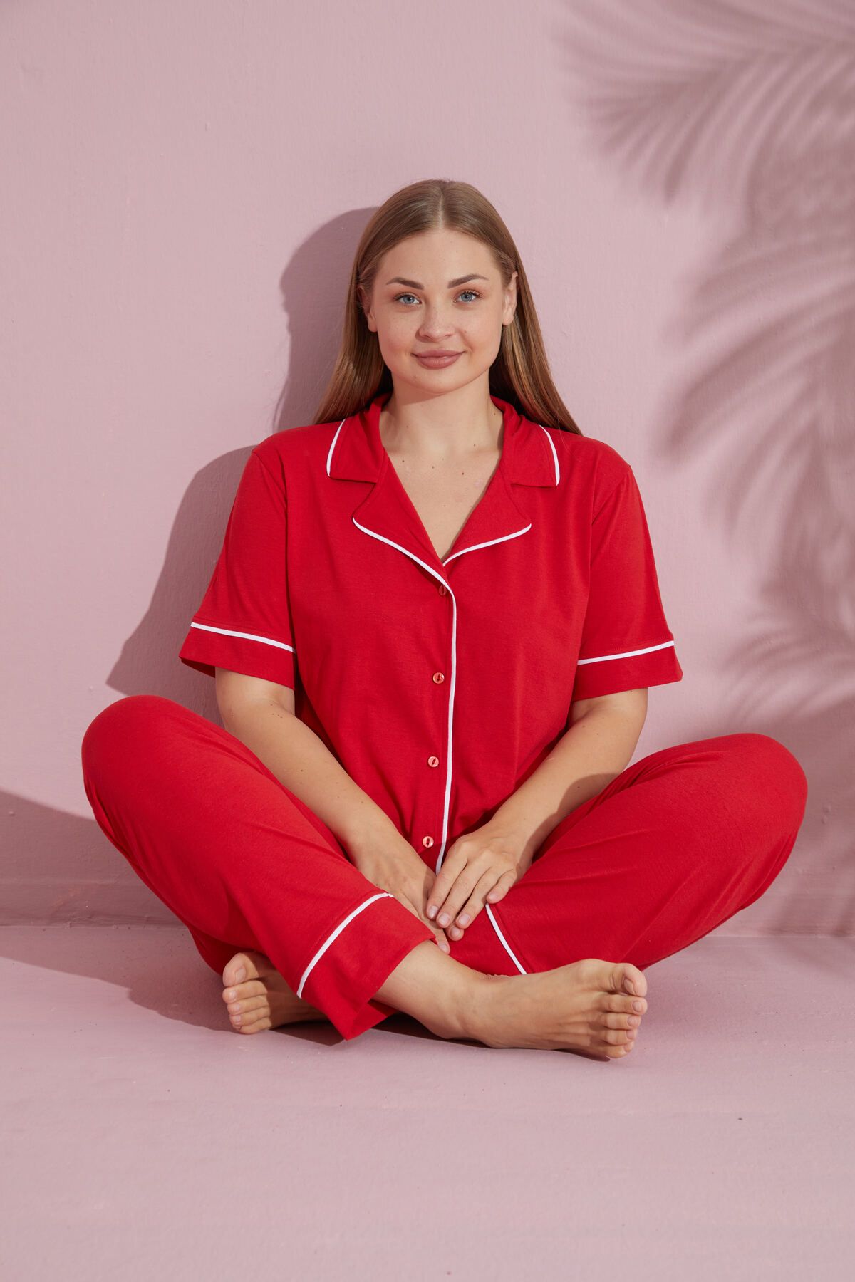 PİJAMOOD Büyük Beden Kadın Kırmızı Kısa Kollu Pamuklu Önden Düğmeli Biyeli Pijama Takımı