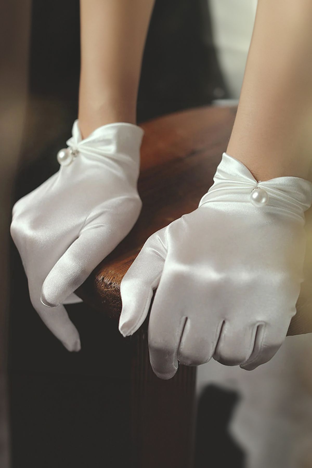 Limelia Saten İncili Kısa Gelin Eldiveni Düğün Nikah Eldiveni Parti Balo Kostüm Eldiveni Beyaz