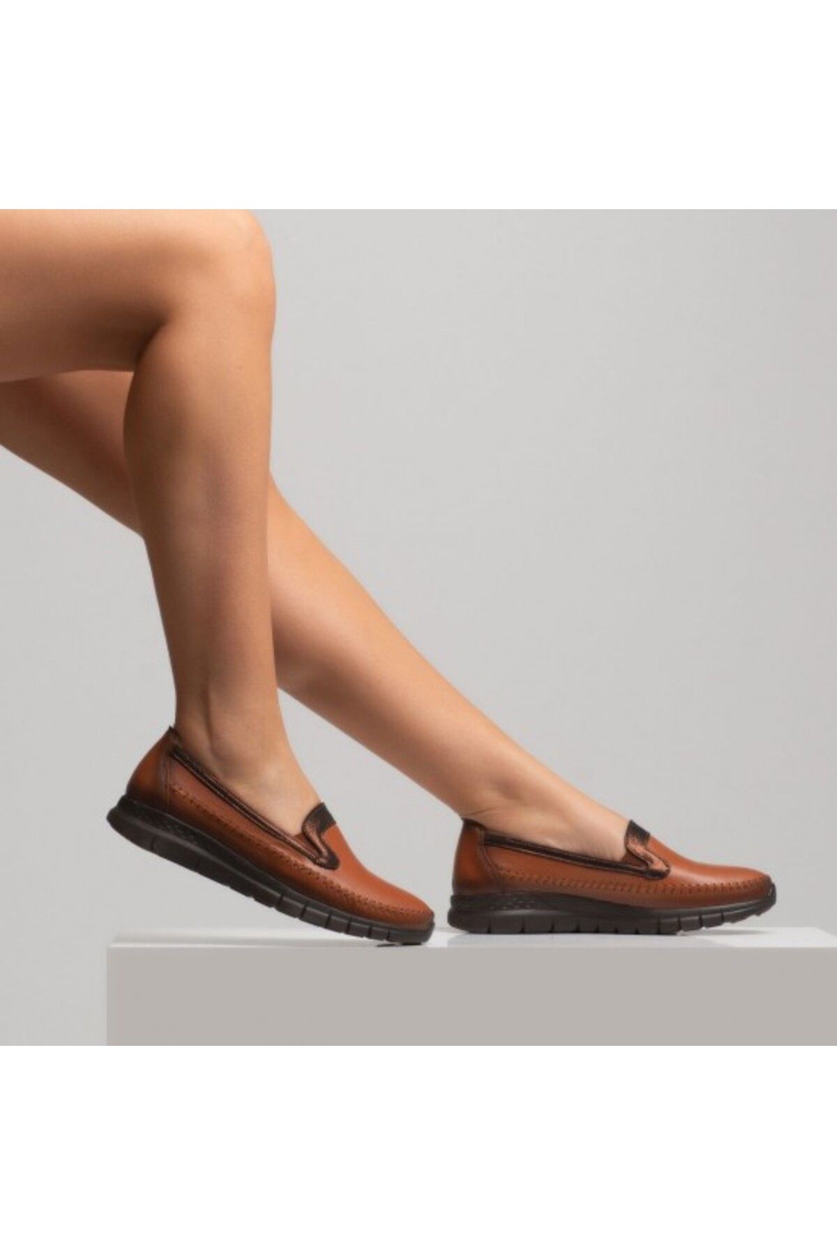 Modena Hakiki Deri Topuk Dikenine Özel Kadın Ayakkabı E 21 7011