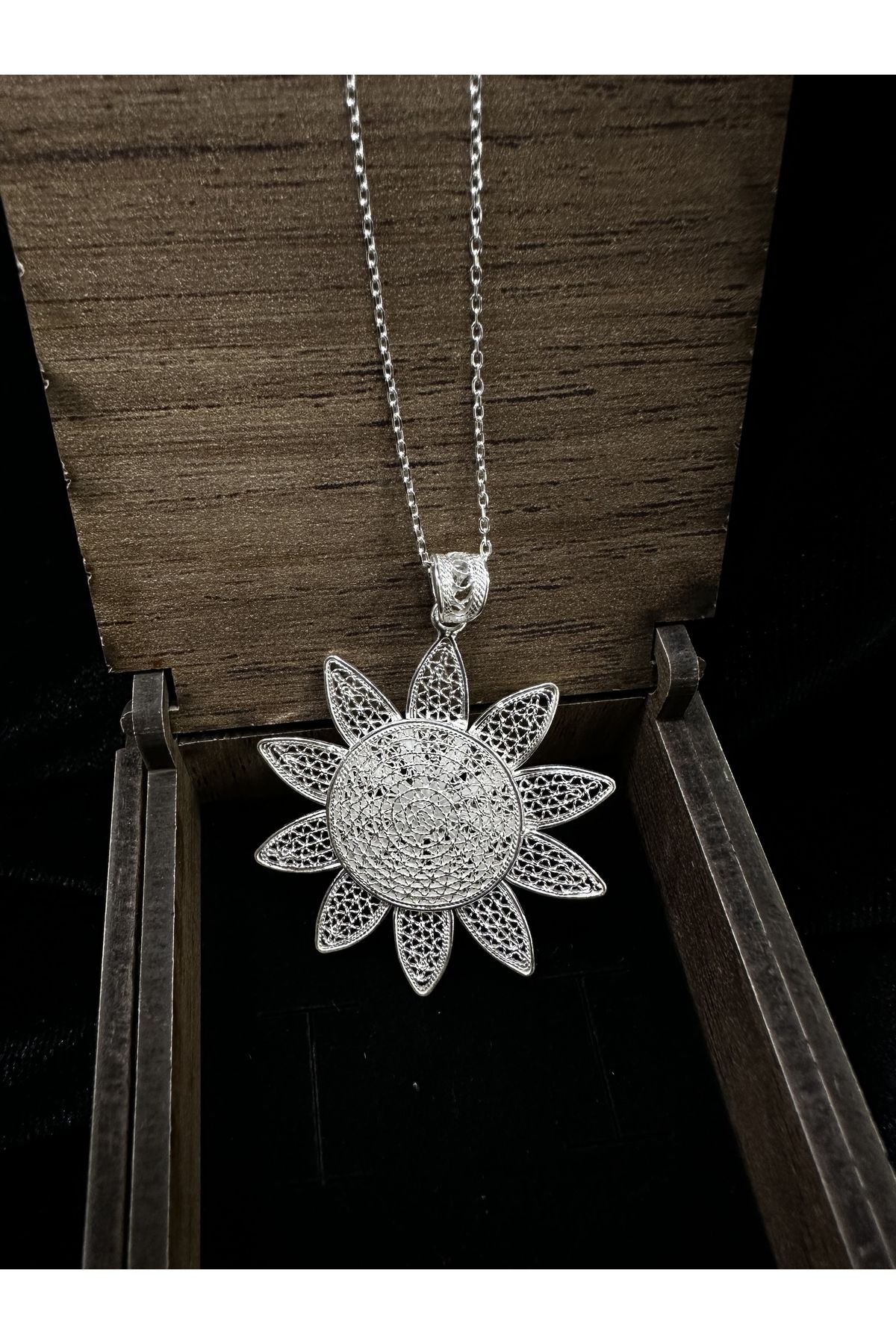 Silver 925 Ayar Gümüş Telkari İşlemeli Ay Çiçeği Kolye