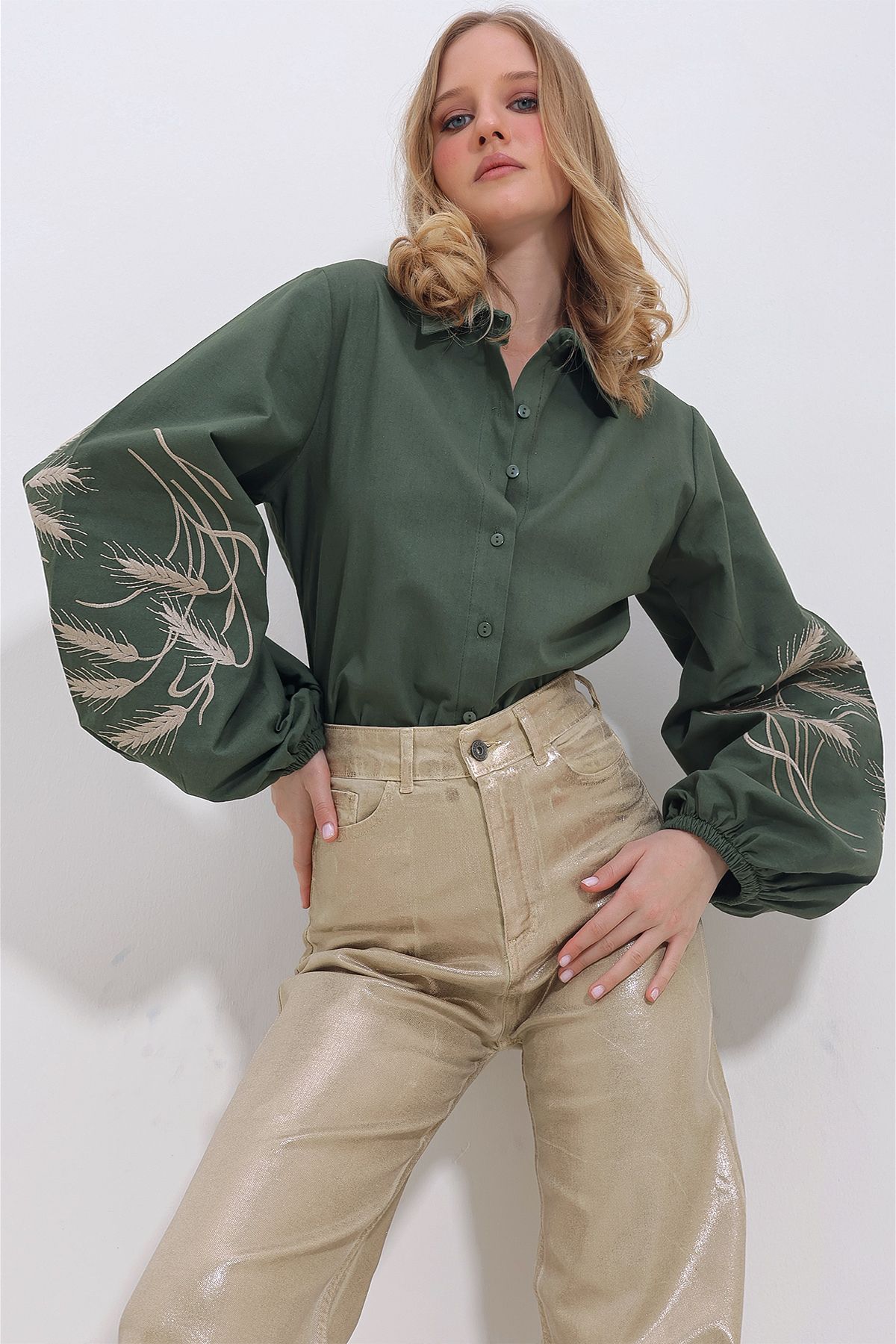 Trend Alaçatı Stili Kadın Haki Kolları İşlemeli Poplin Dokuma Gömlek ALC-X11374