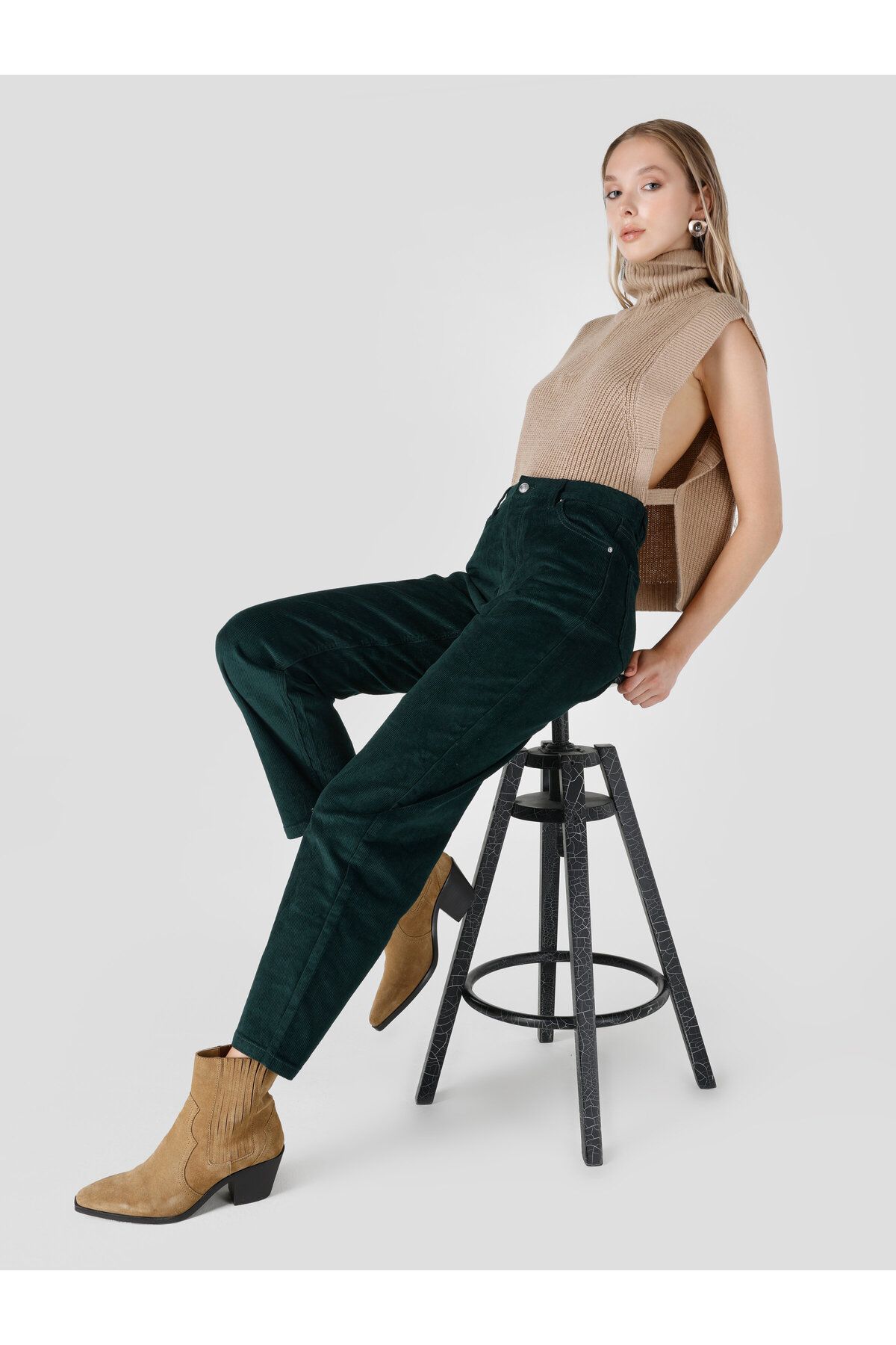 Colin’s Normal Kesim Yüksek Bel Geniş Paça Yeşil Kadın Pantolon