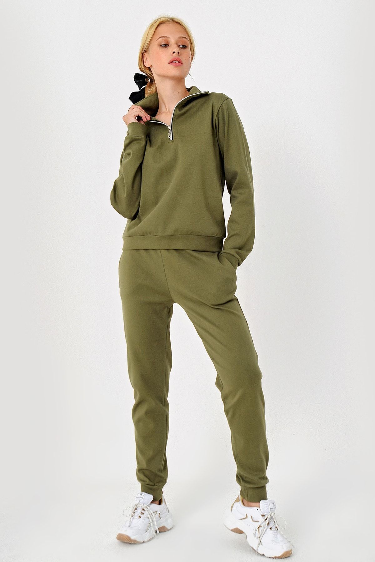 Trend Alaçatı Stili Kadın Haki Fermuarlı Dik Yaka Eşofman Takımı ALC-X4800