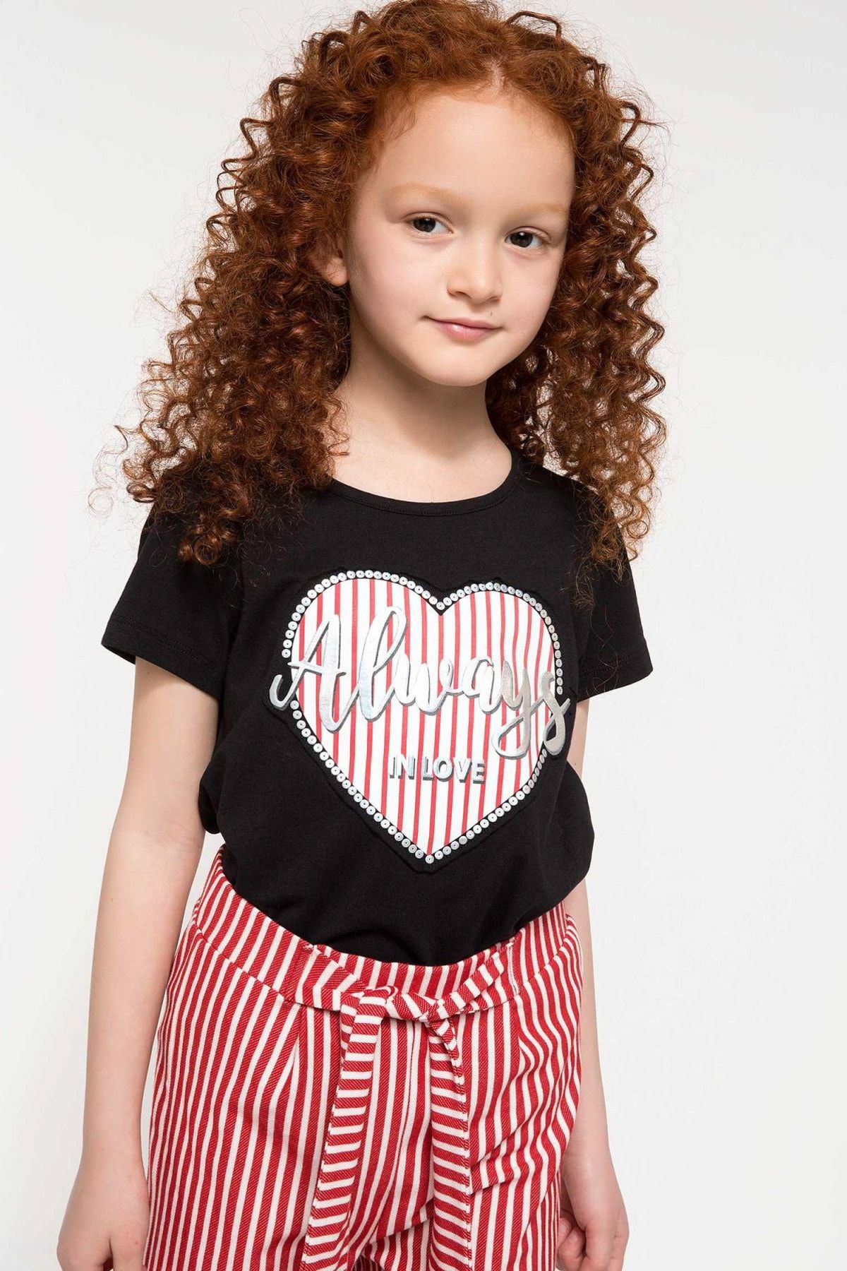 Defacto Siyah Kız Çocuk Kalp Baskılı T-Shirt J2679A6.18SM.BK46