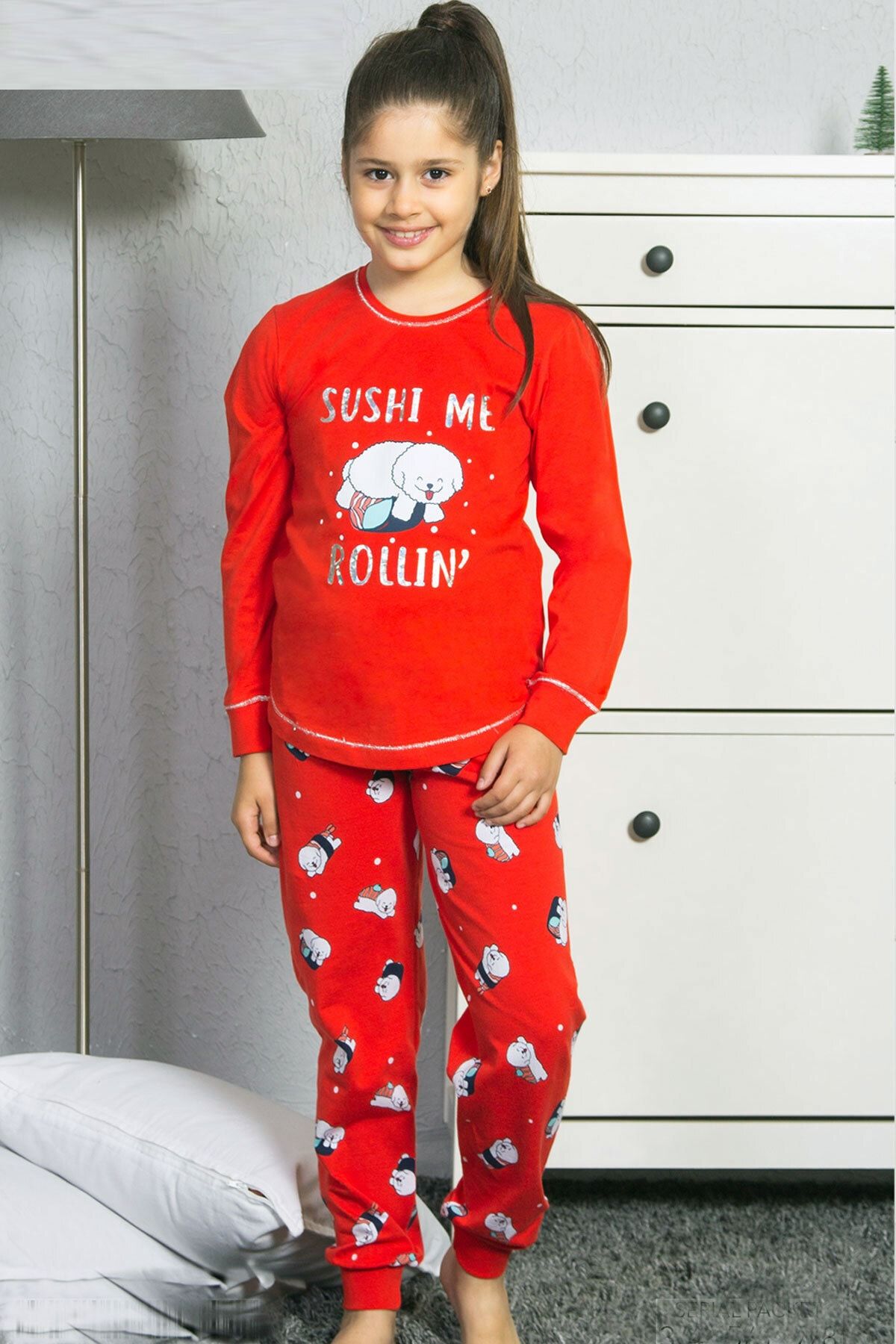 Vienetta Kız Çocuk Kırmızı O Yaka Uzun Kol Eteği Oval Manşetli Pijama Takım