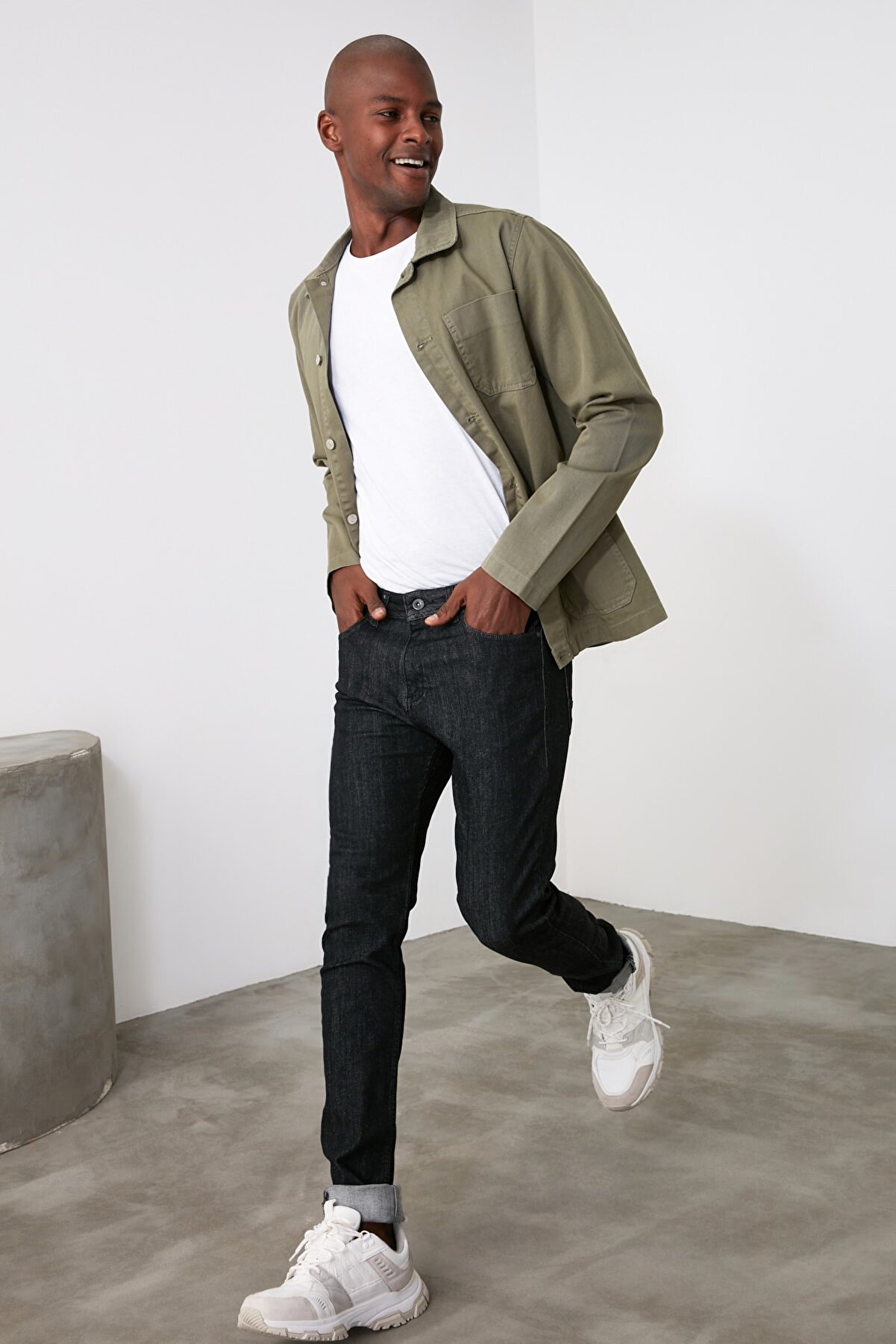 TRENDYOL MAN Siyah Erkek Slim Fit Jeans TMNAW21JE0400