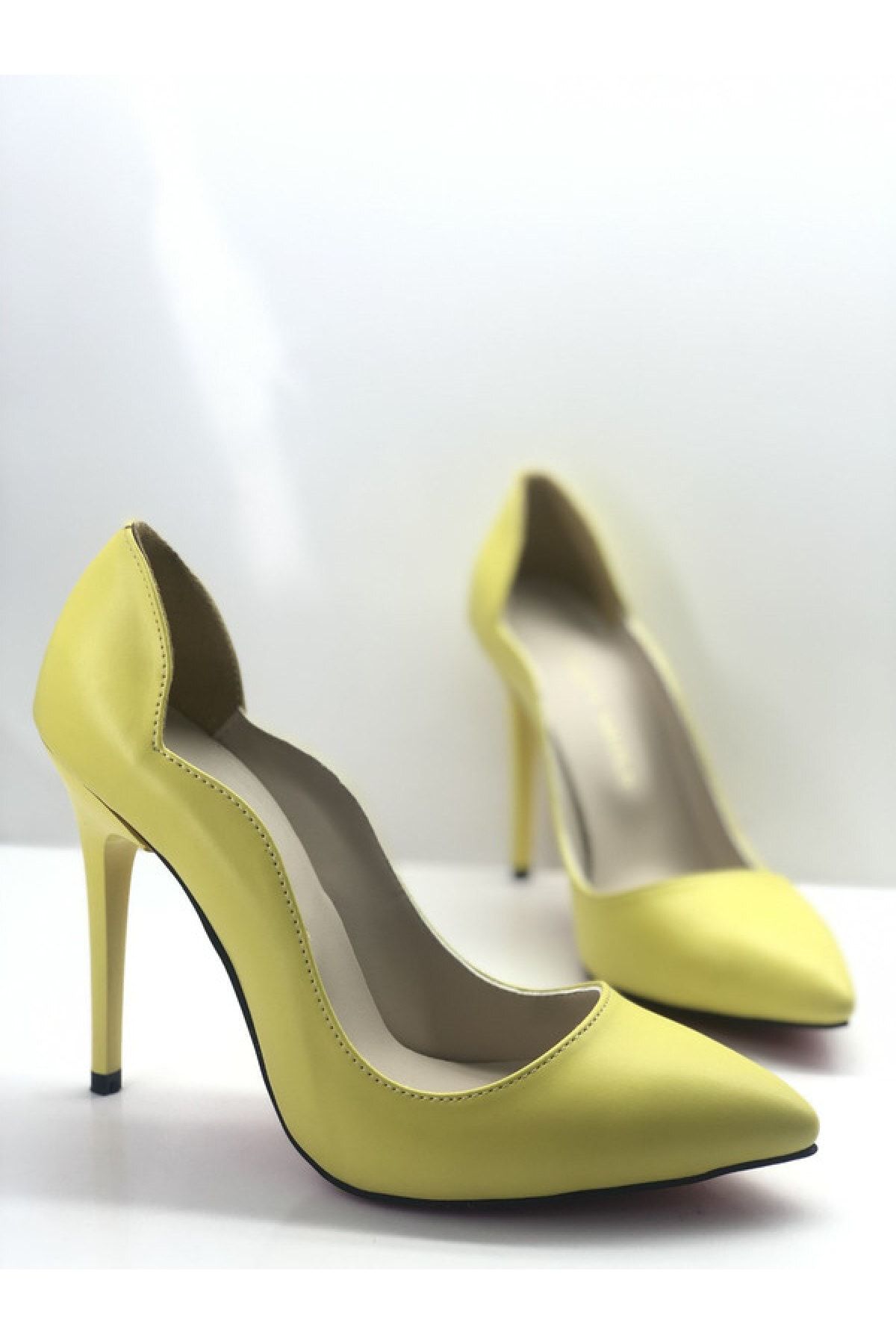 HAYYSHOES Kadın Sarı Stiletto Love Topuklu Ayakkabı
