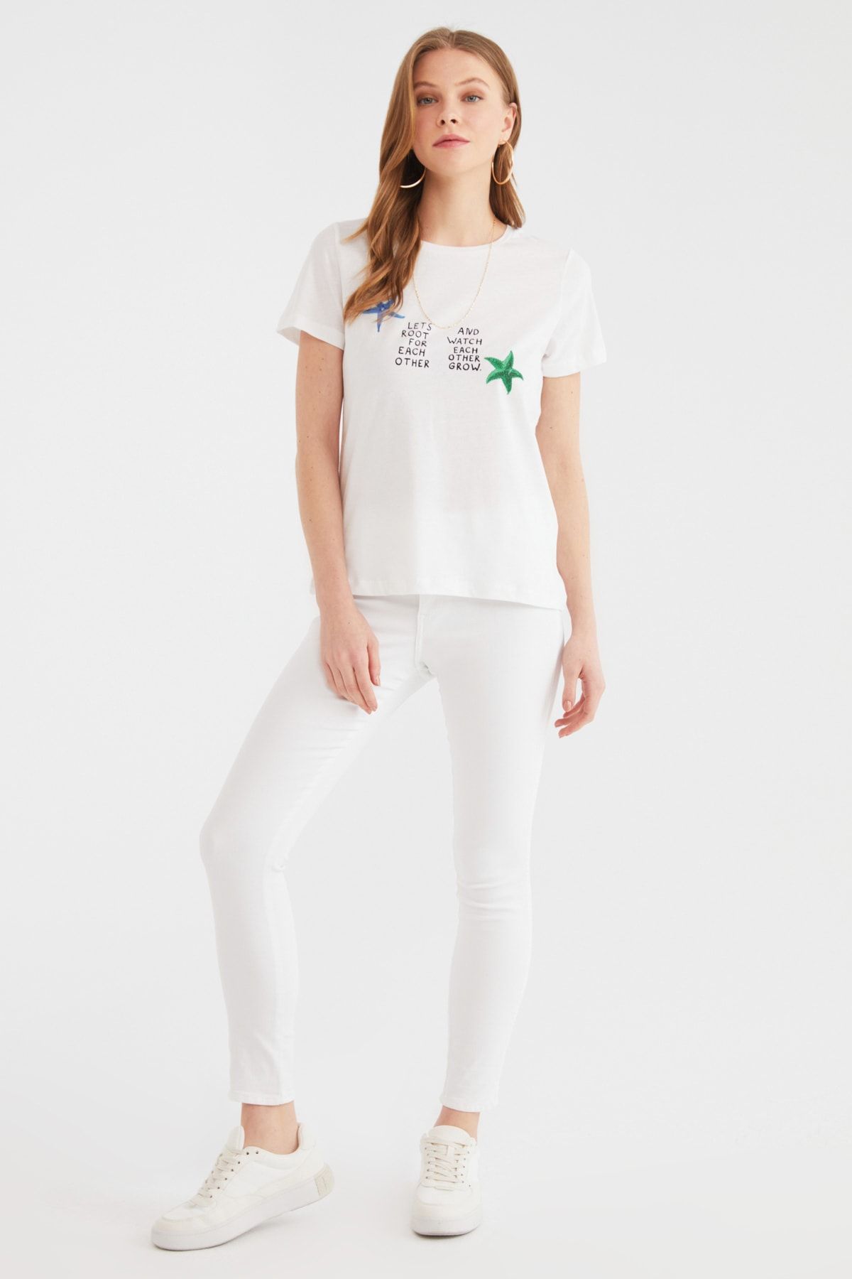 TRENDYOLMİLLA Beyaz Baskılı Basic Örme T-Shirt TWOSS21TS3199