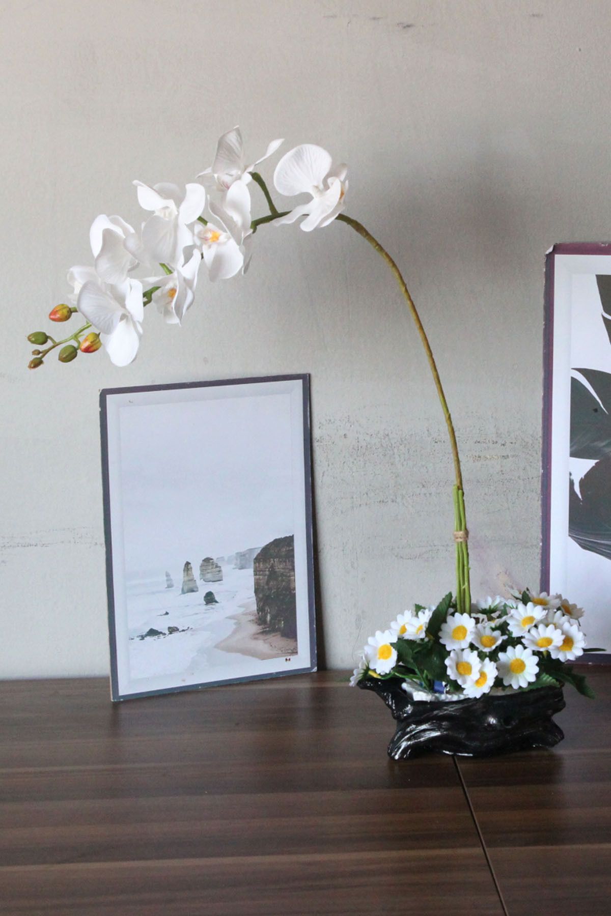 HeyNoid Orkide Çiçek Taş Gümüş Gölgeli Saksı Papatyalarla Sarılı Yatay Büyük Boy Yapaylar