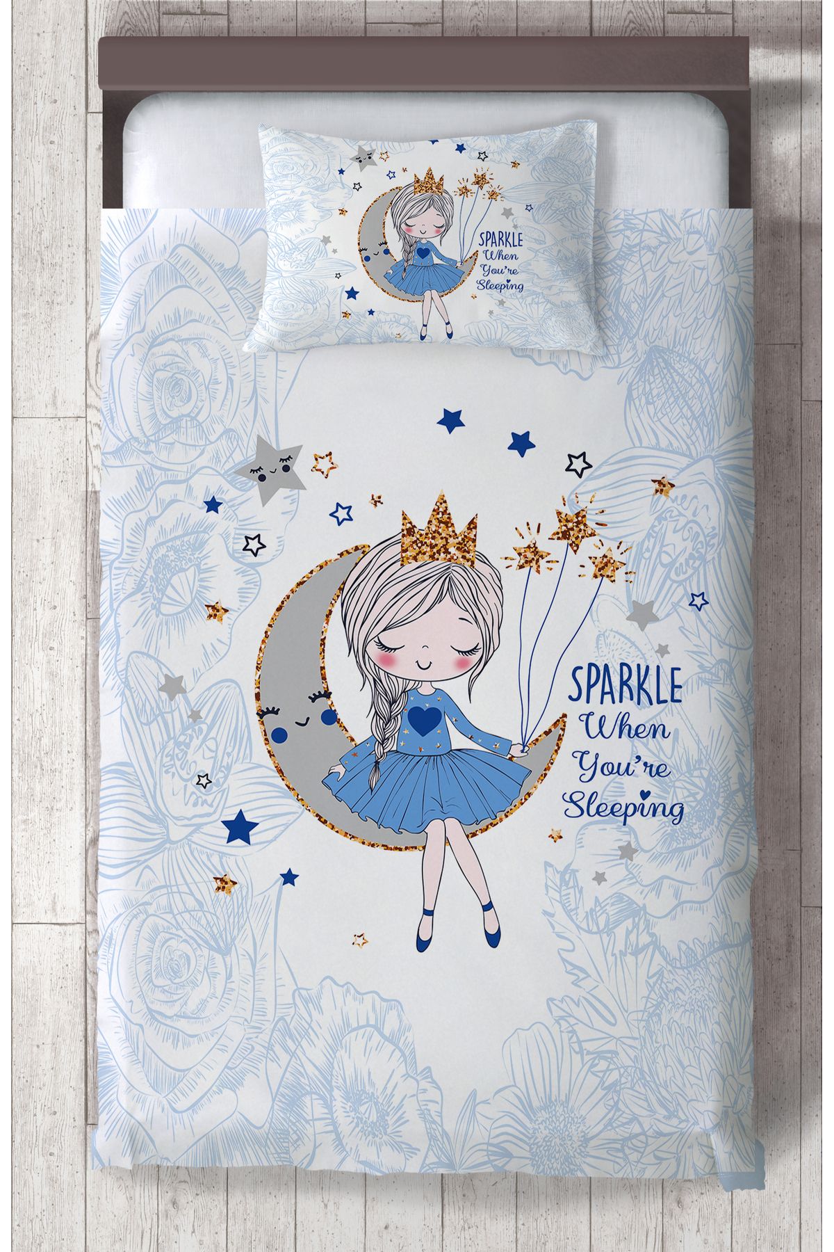 LİDERHOME LİDER HOME BEBEK VE ÇOCUK ODASI Ayda Oturan Kız Desenli Mavi Motifli Yatak Örtüsü